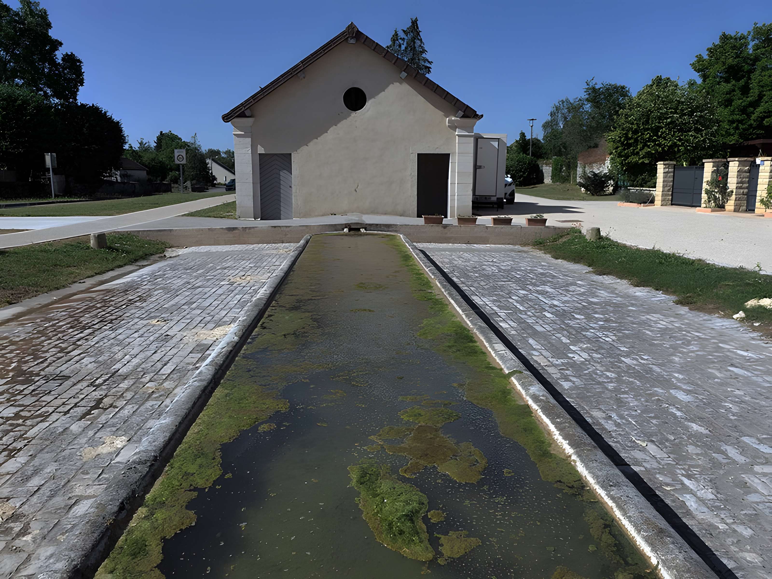 Fontaine-lavoir de Montagney