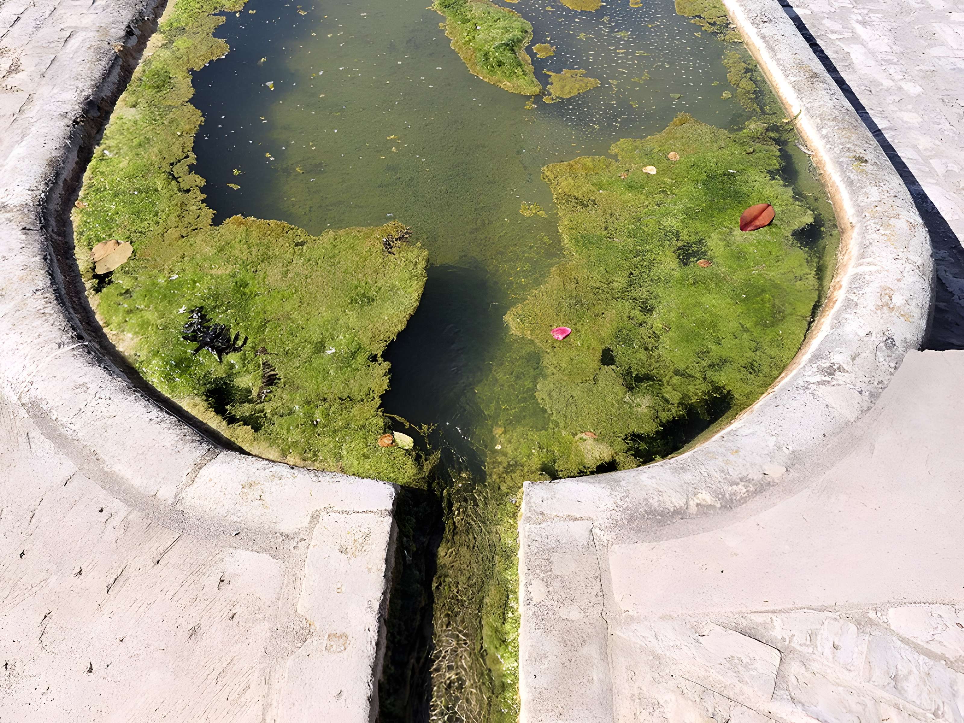Fontaine-lavoir de Montagney
