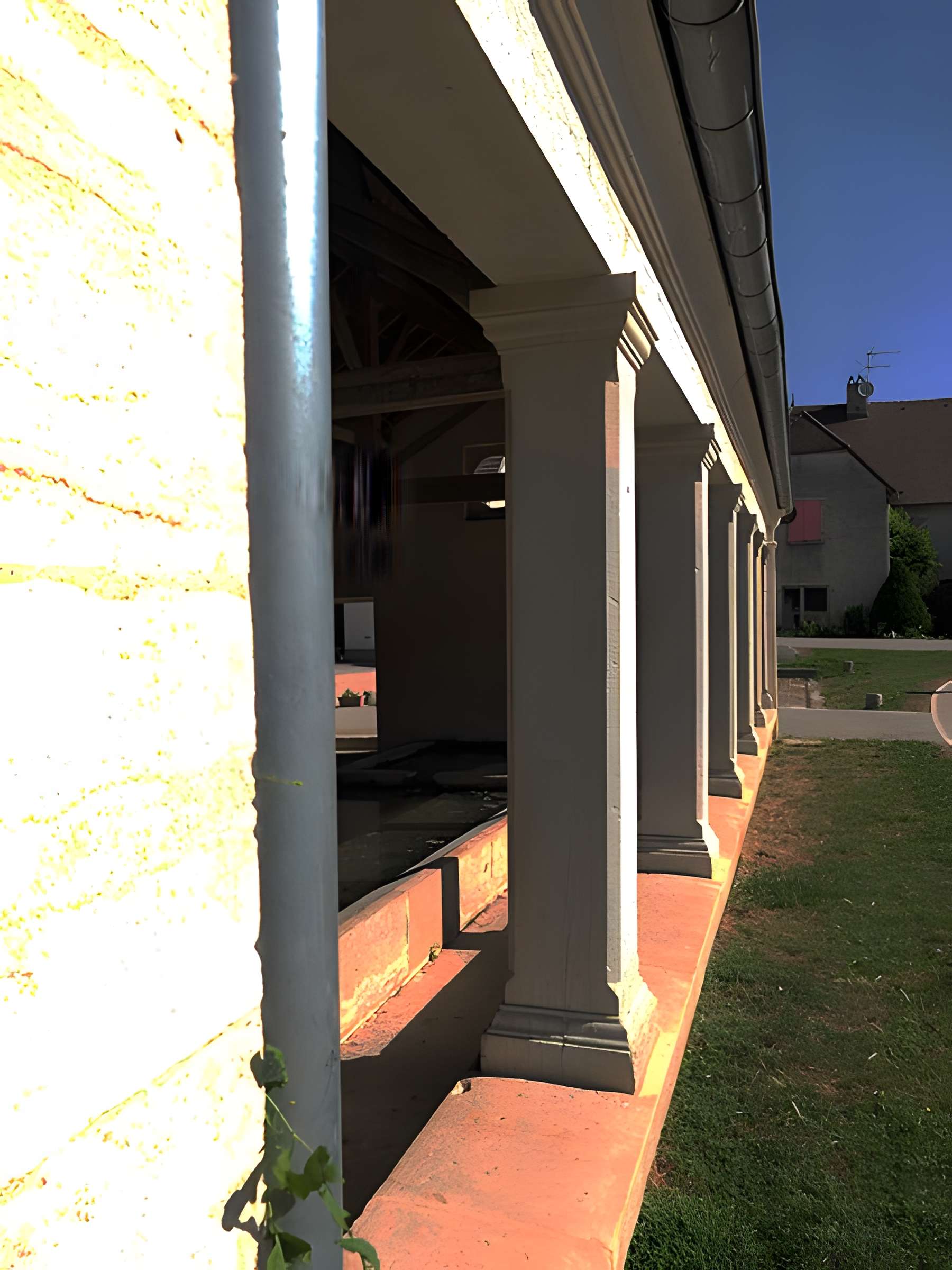 Fontaine-lavoir de Montagney