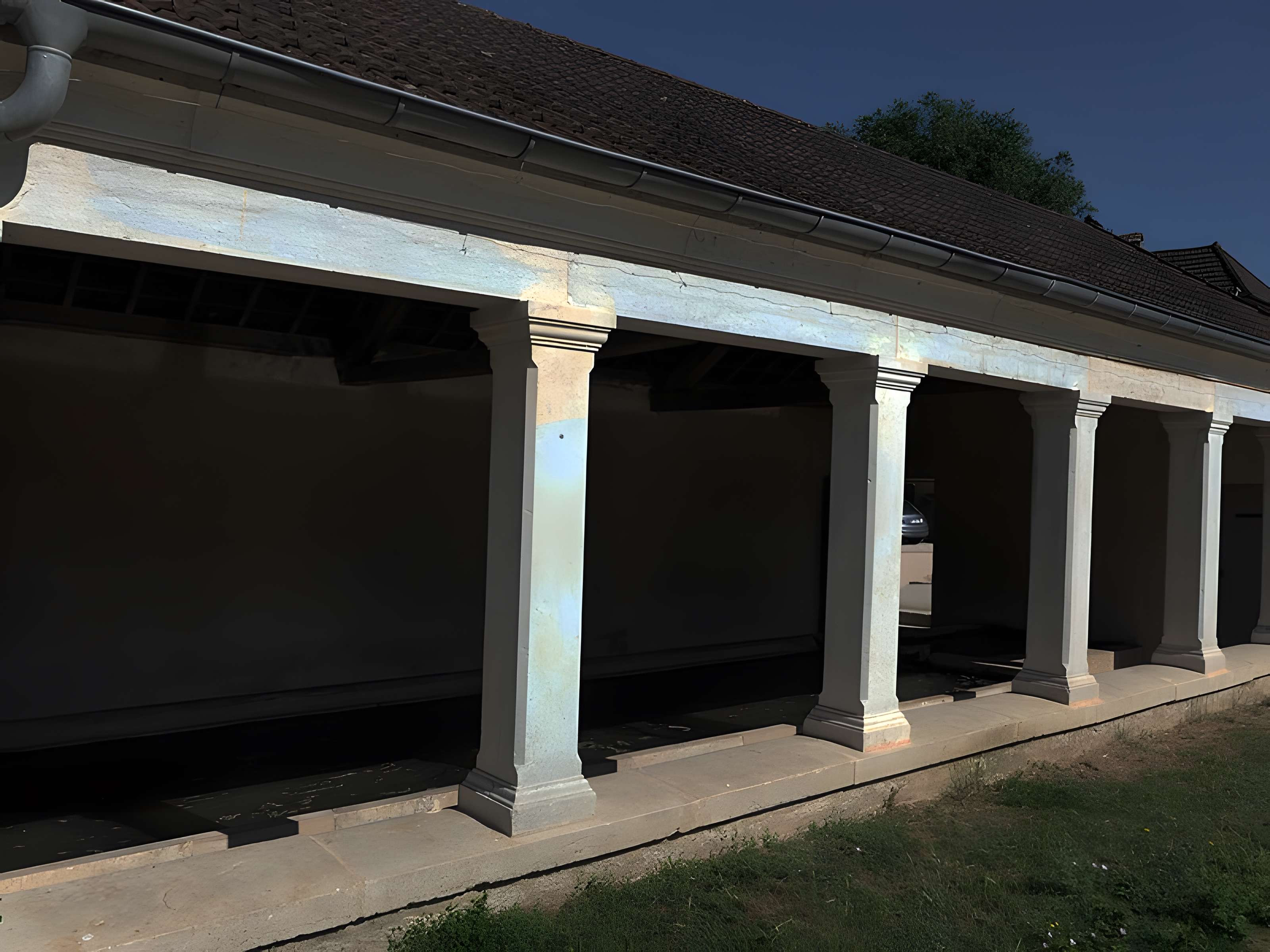 Fontaine-lavoir de Montagney