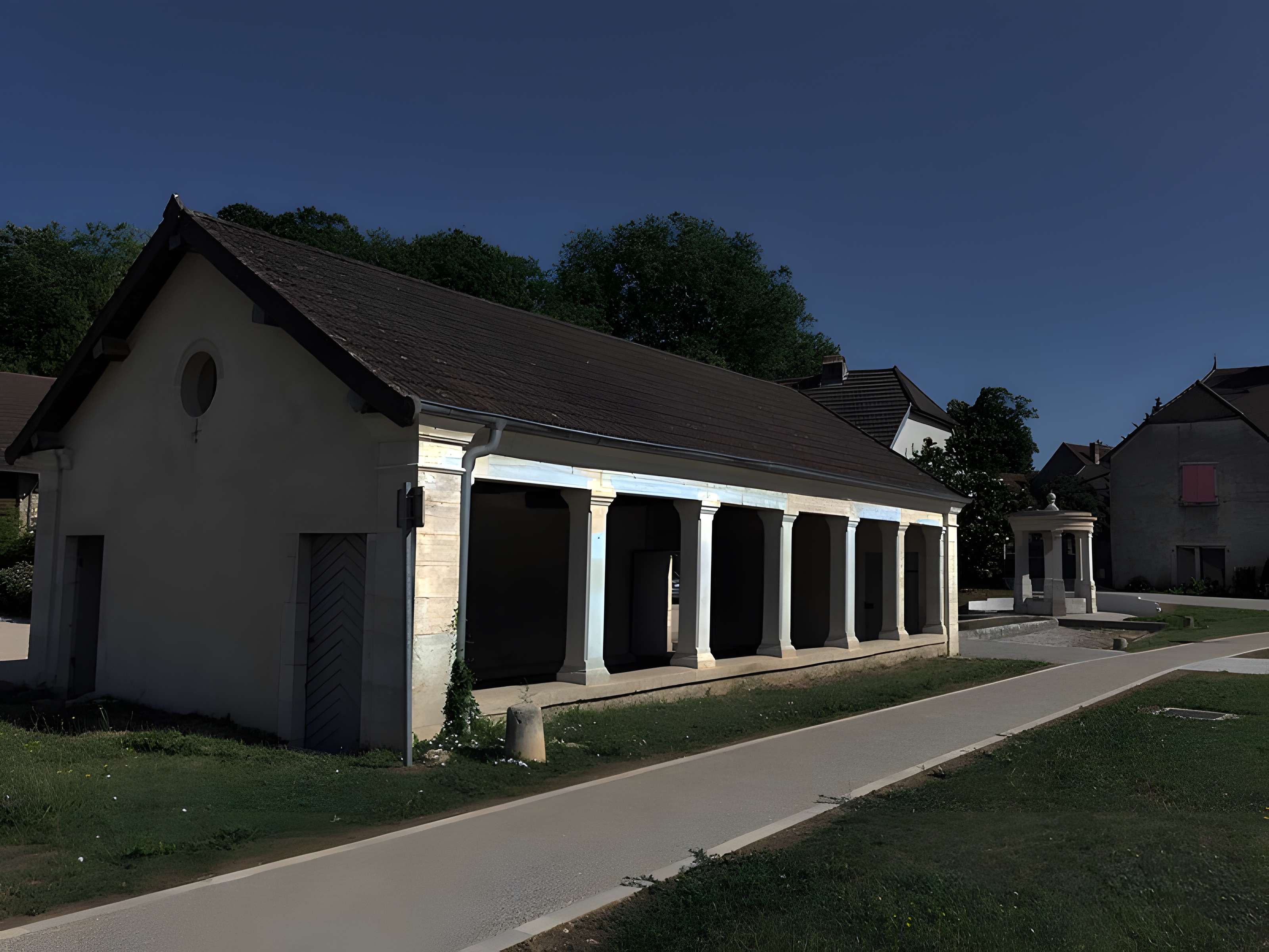 Fontaine-lavoir de Montagney