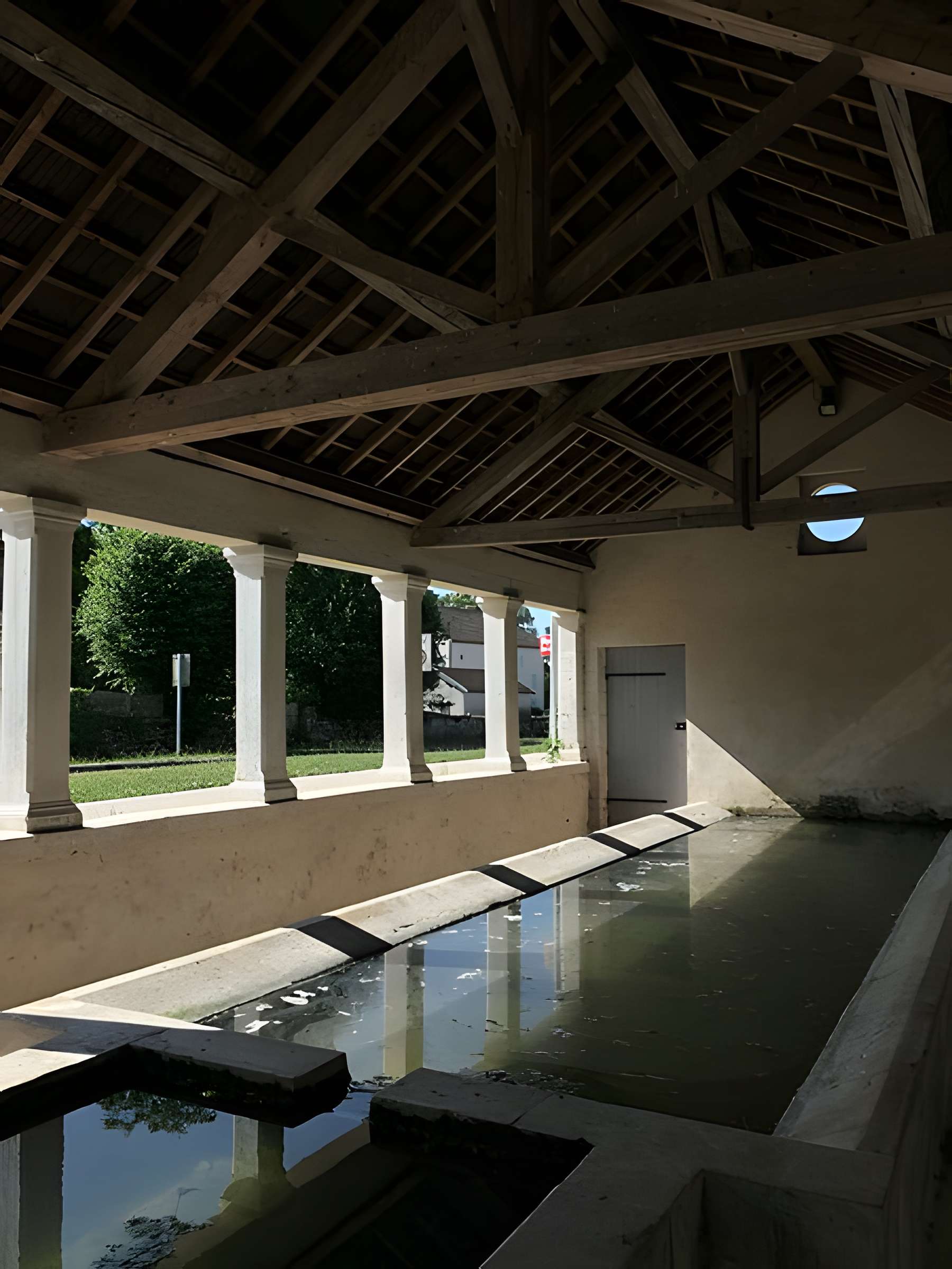 Fontaine-lavoir de Montagney