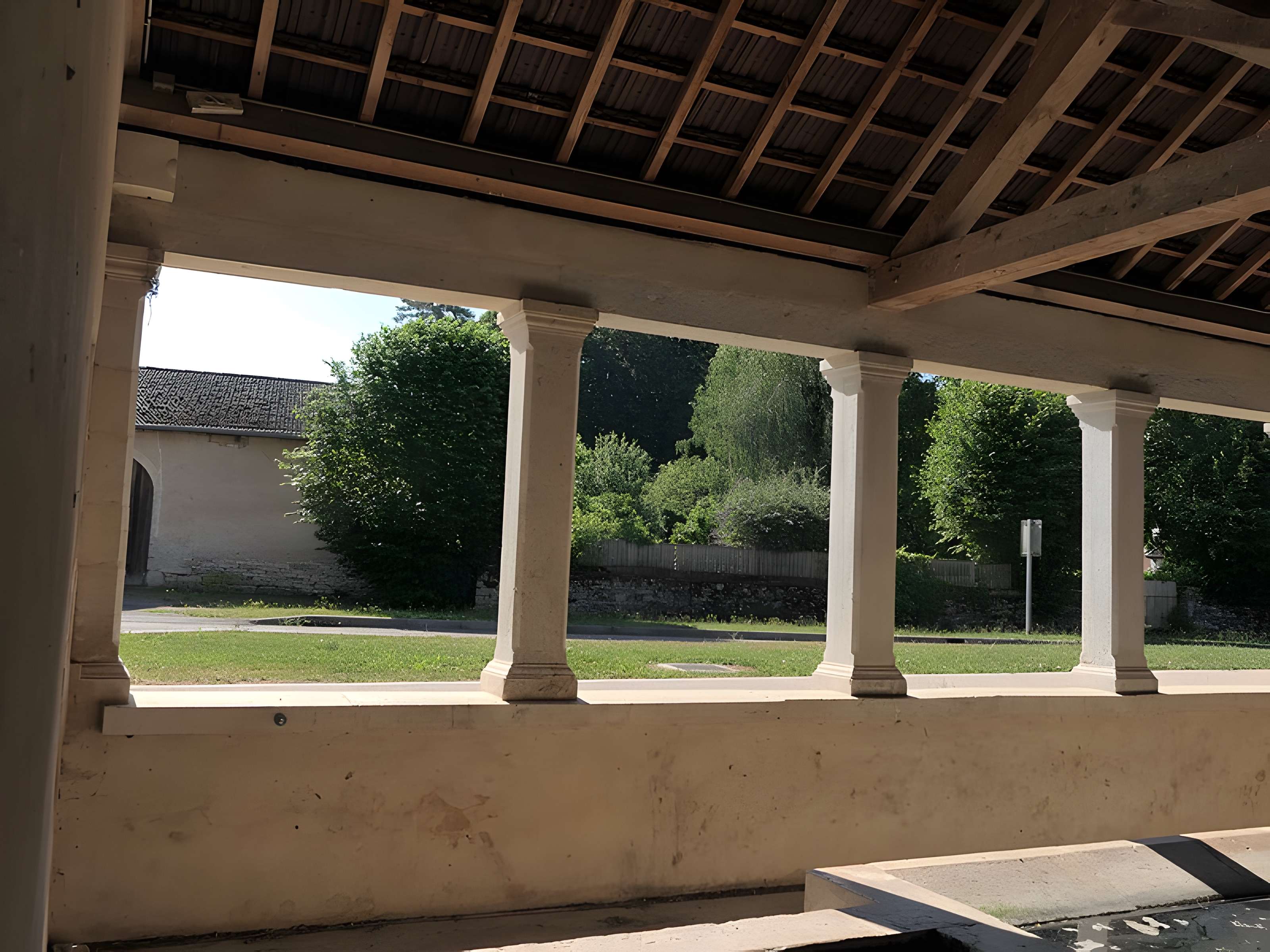 Fontaine-lavoir de Montagney