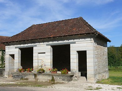 Photo de Fontaine-lavoir de Pennesières