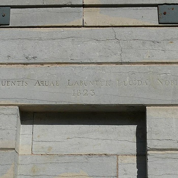 Photo de Fontaine-lavoir de Pennesières