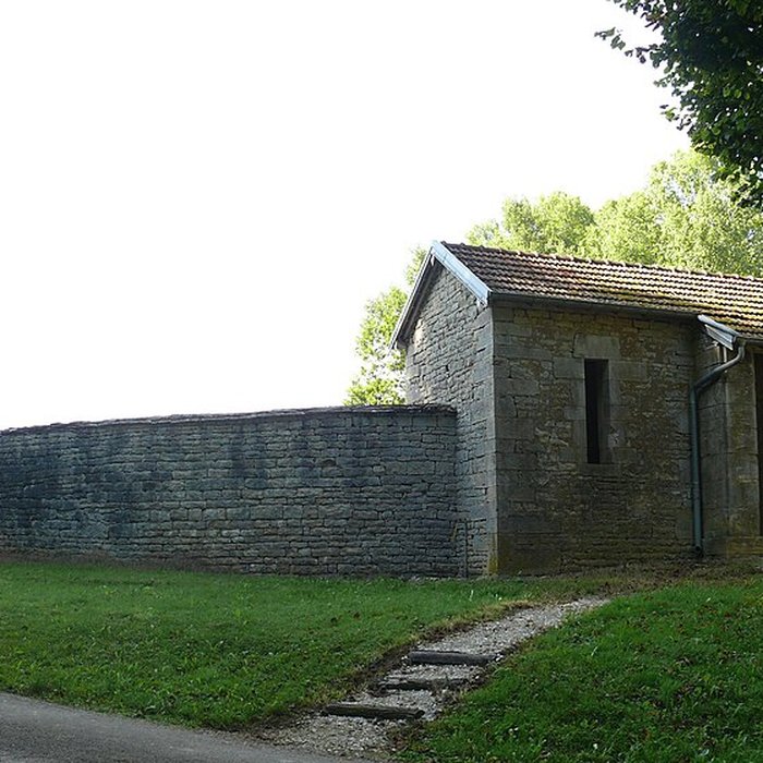 Photo de Fontaine-lavoir de Pennesières