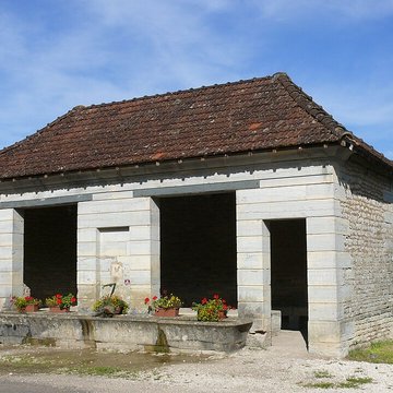 Fontaine-lavoir de Pennesières
