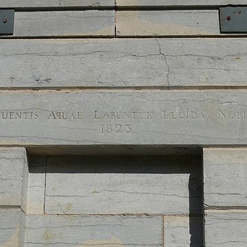 Fontaine-lavoir de Pennesières
