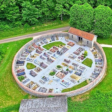 Fontaine-lavoir de Pennesières