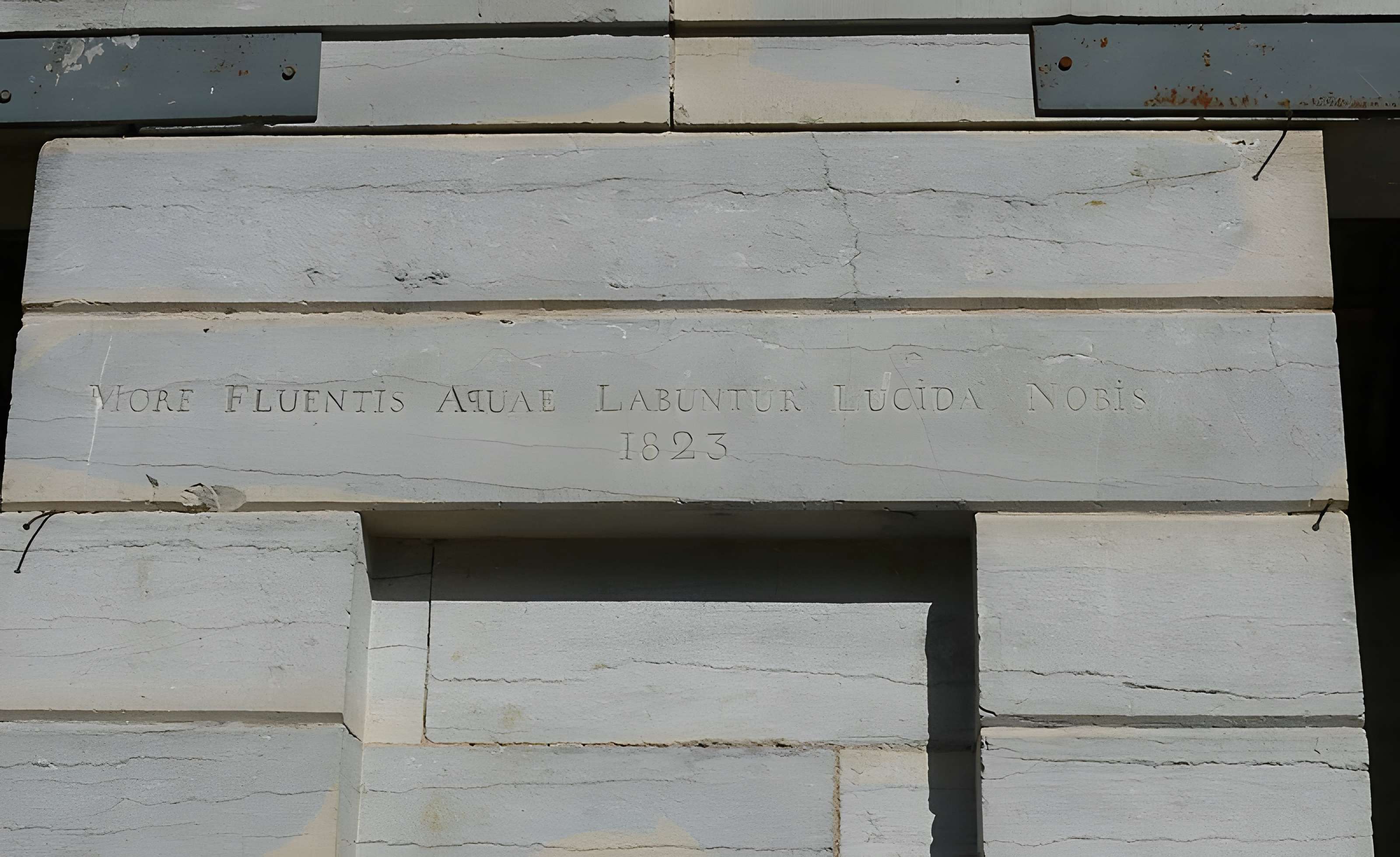 Fontaine-lavoir de Pennesières