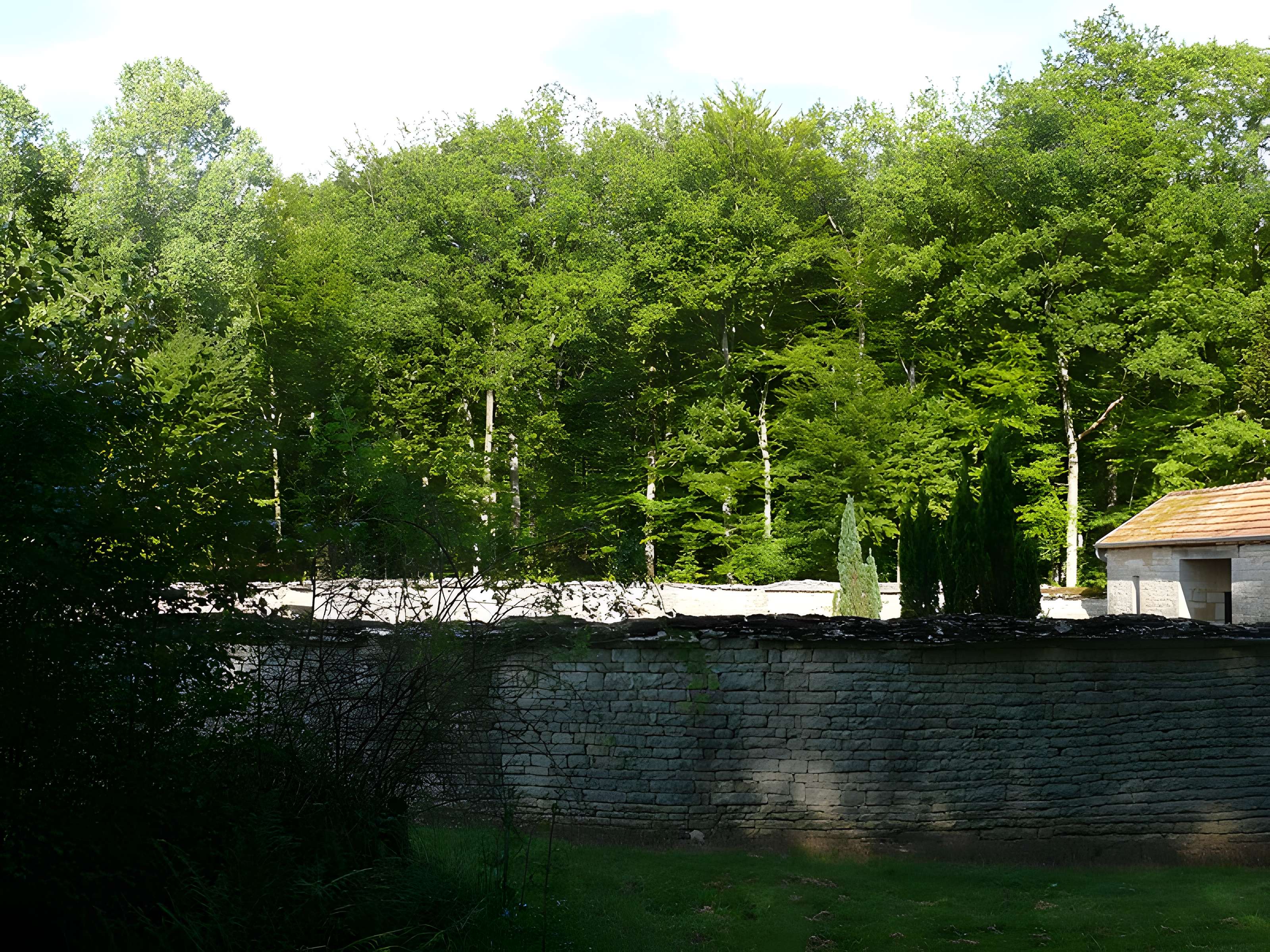 Fontaine-lavoir de Pennesières