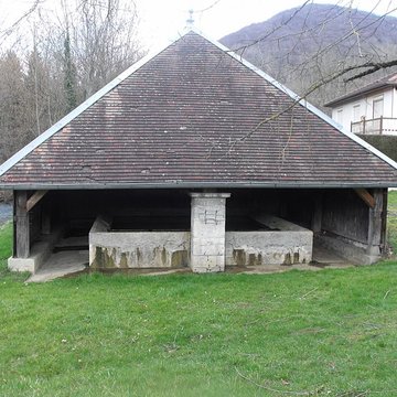 Fontaine-lavoir dHyèvre-Paroisse