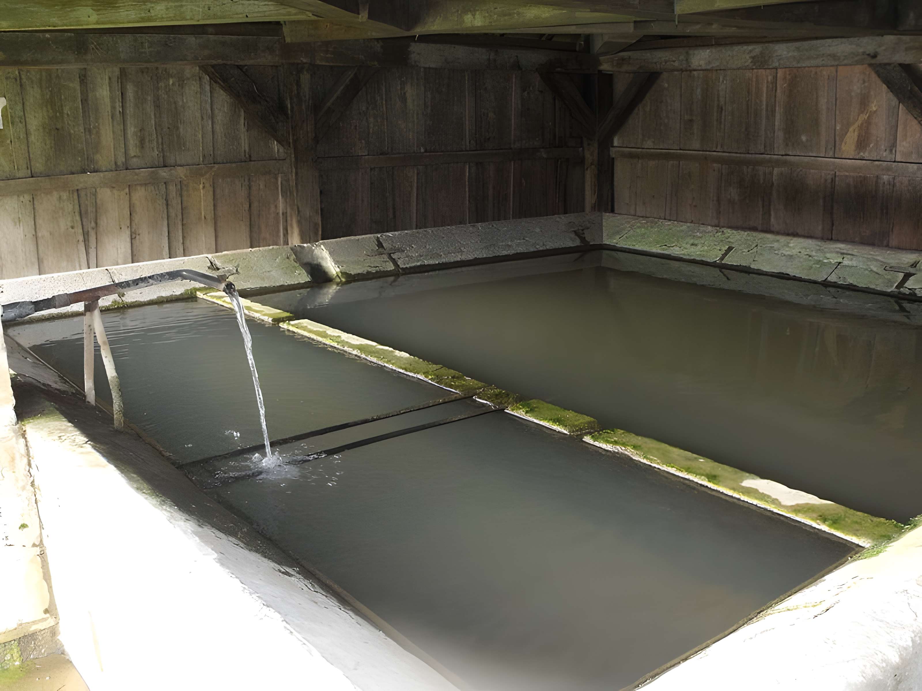 Fontaine-lavoir d'Hyèvre-Paroisse