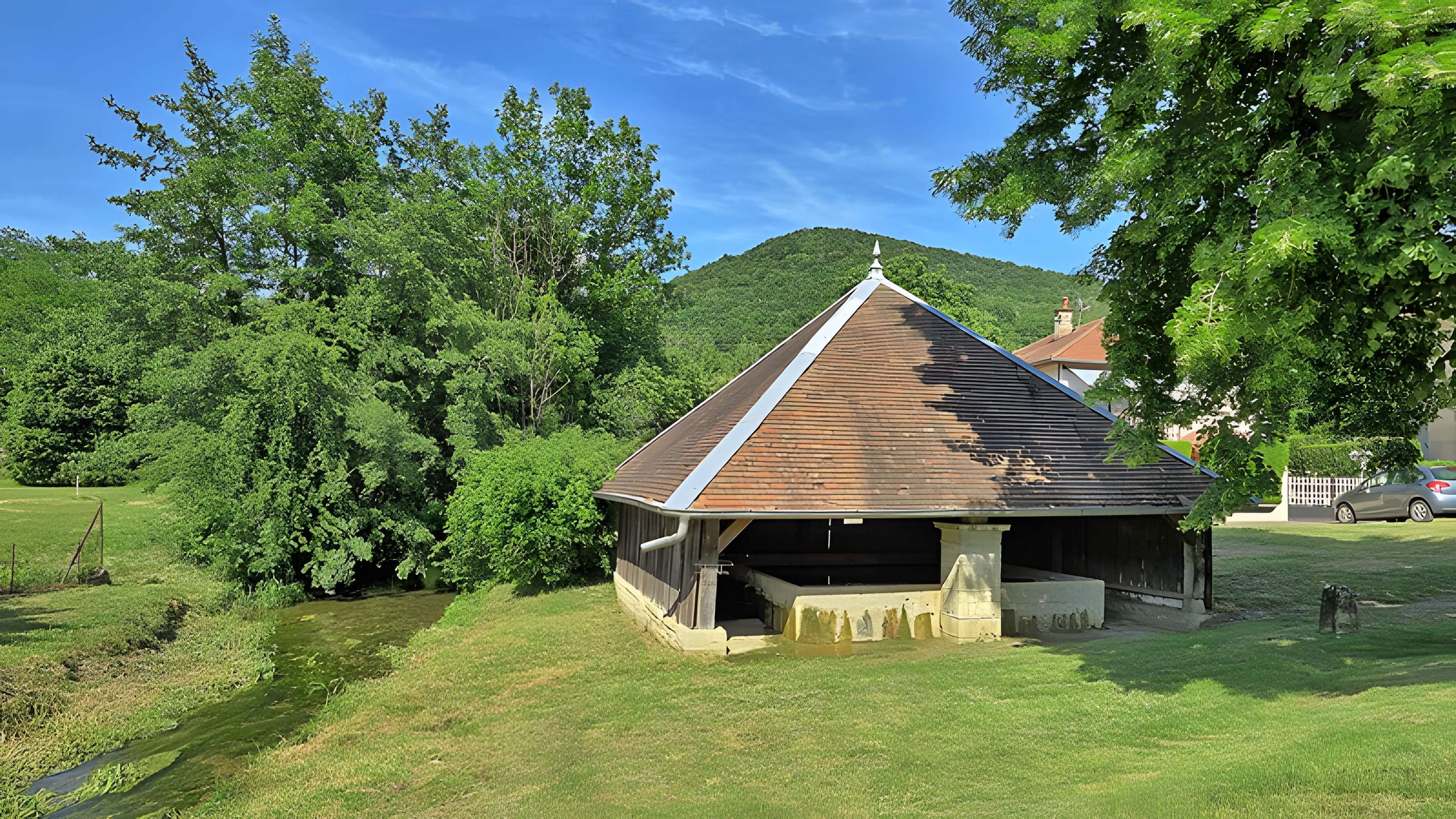 Fontaine-lavoir d'Hyèvre-Paroisse