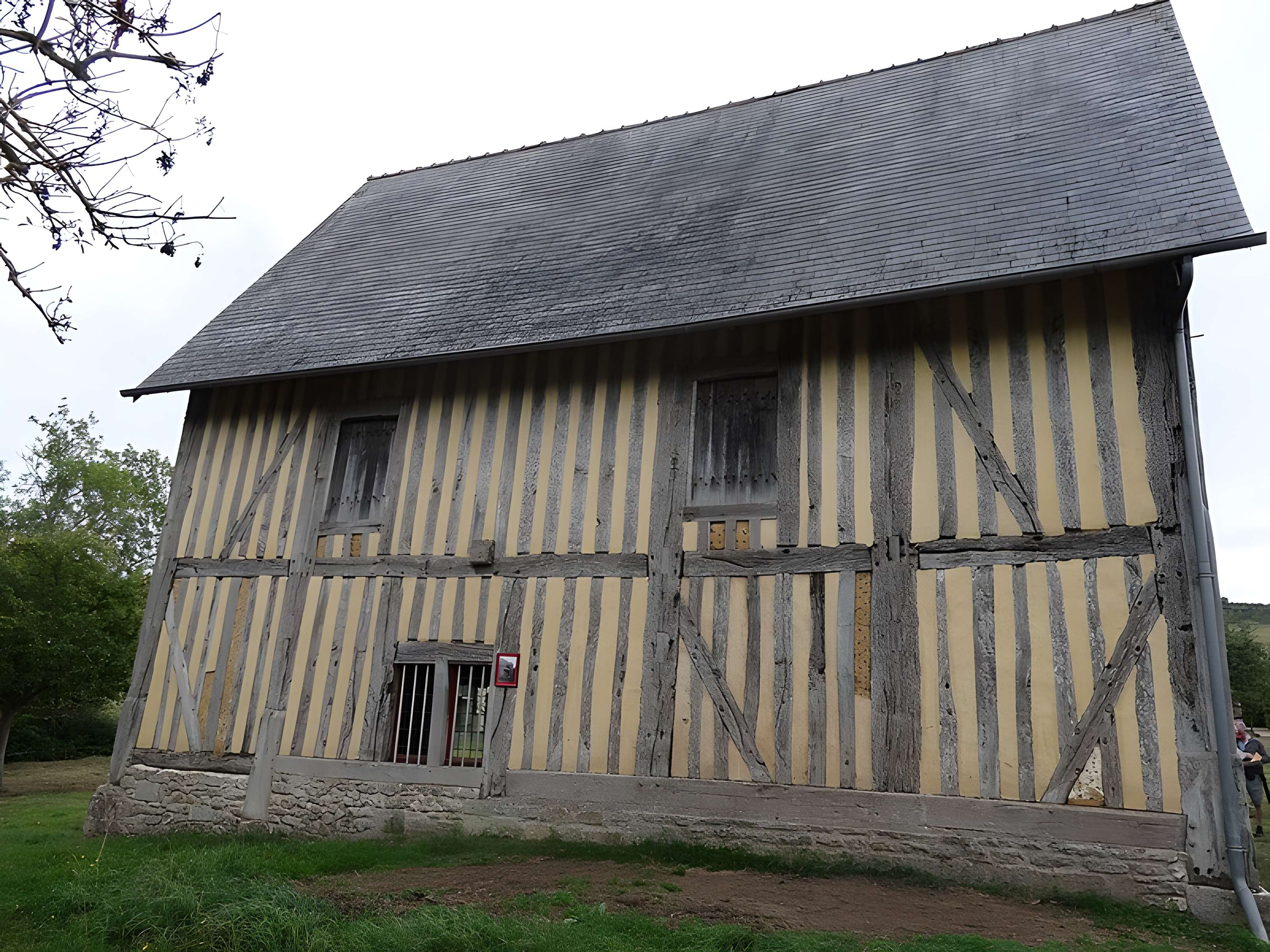 Grenier à dîmes de Saint-Gilles-de-Livet à Rumesnil