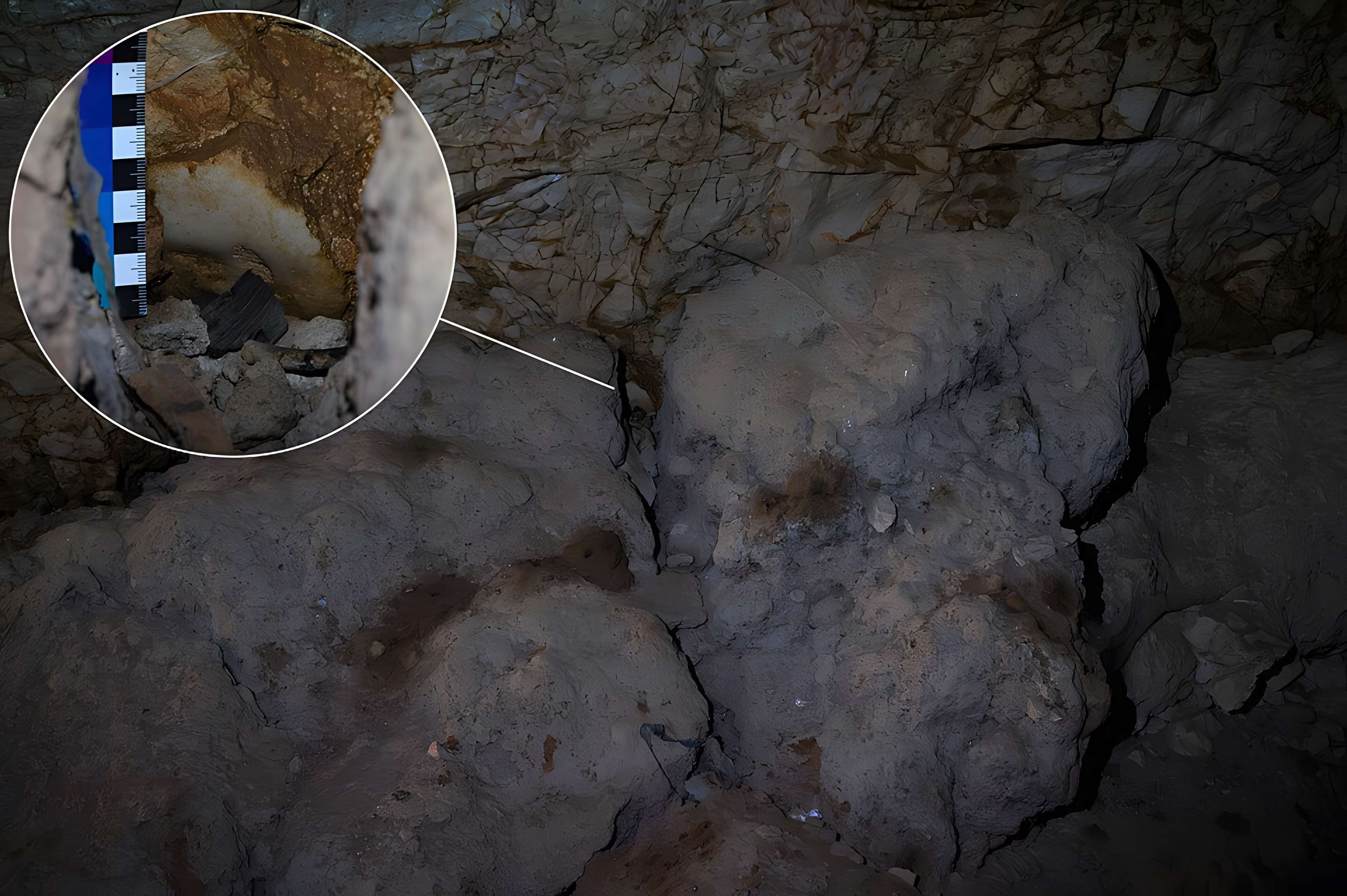Grotte aux points d'Aiguèze