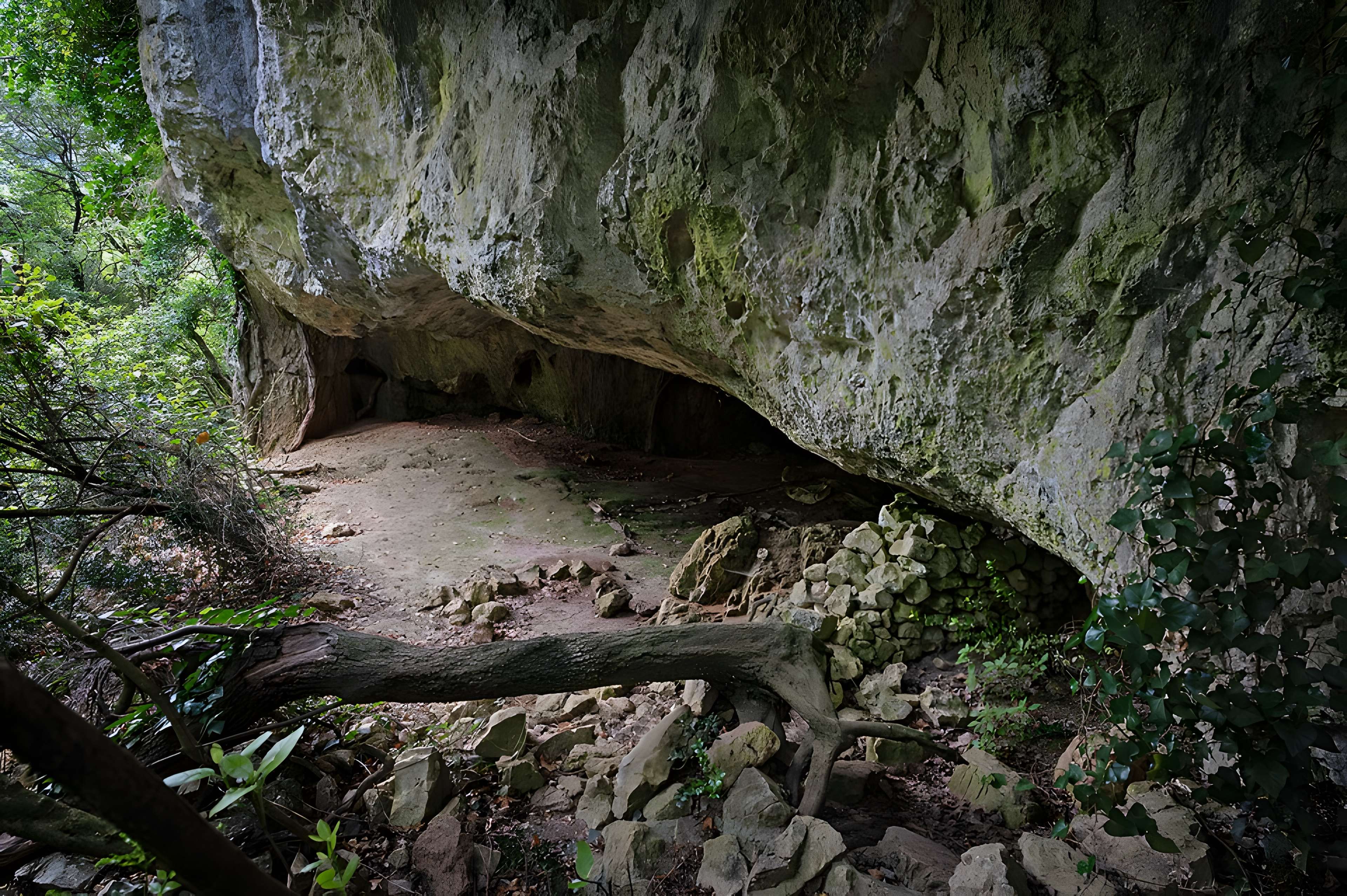 Grotte aux points d'Aiguèze