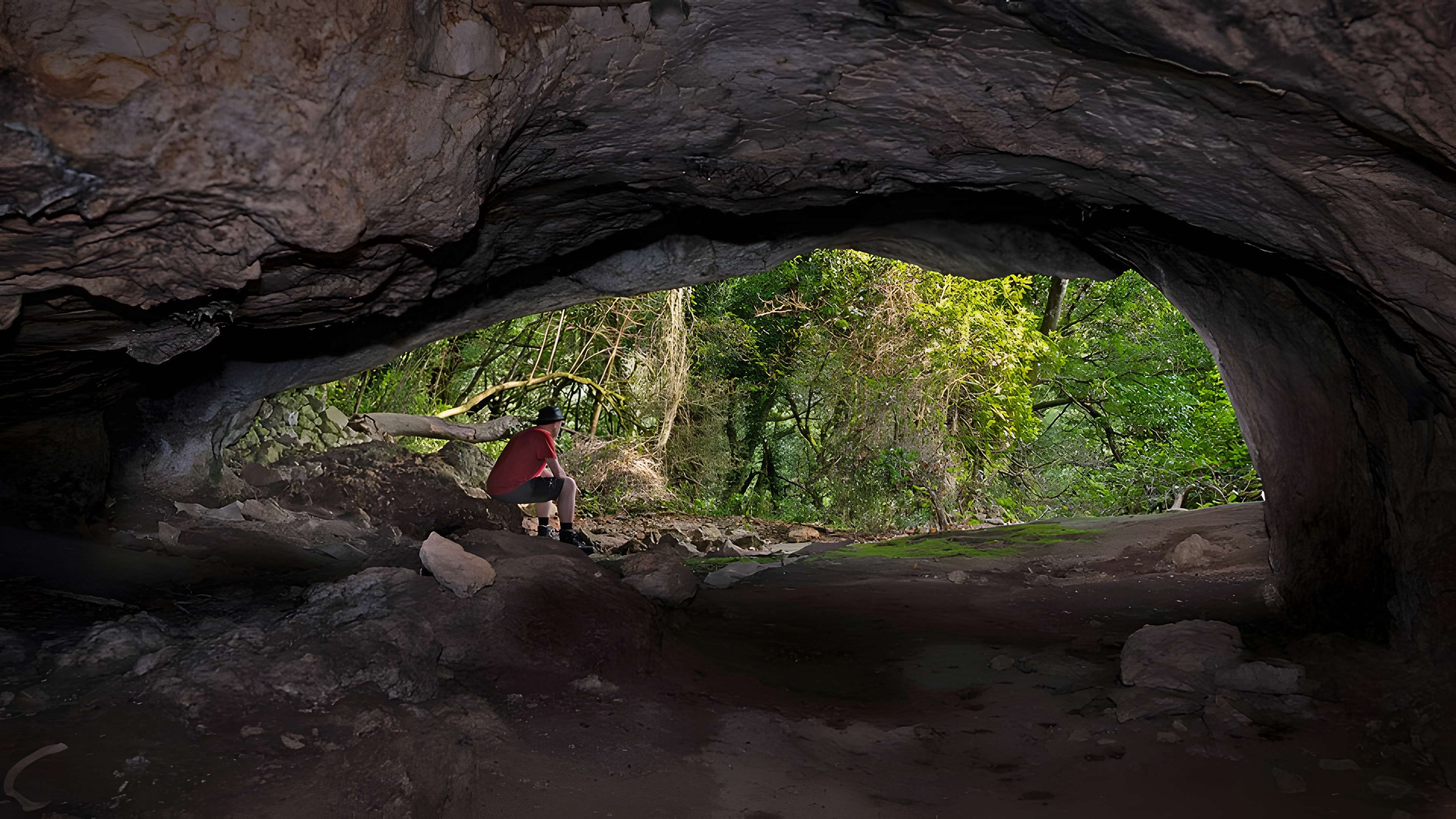 Grotte aux points d'Aiguèze