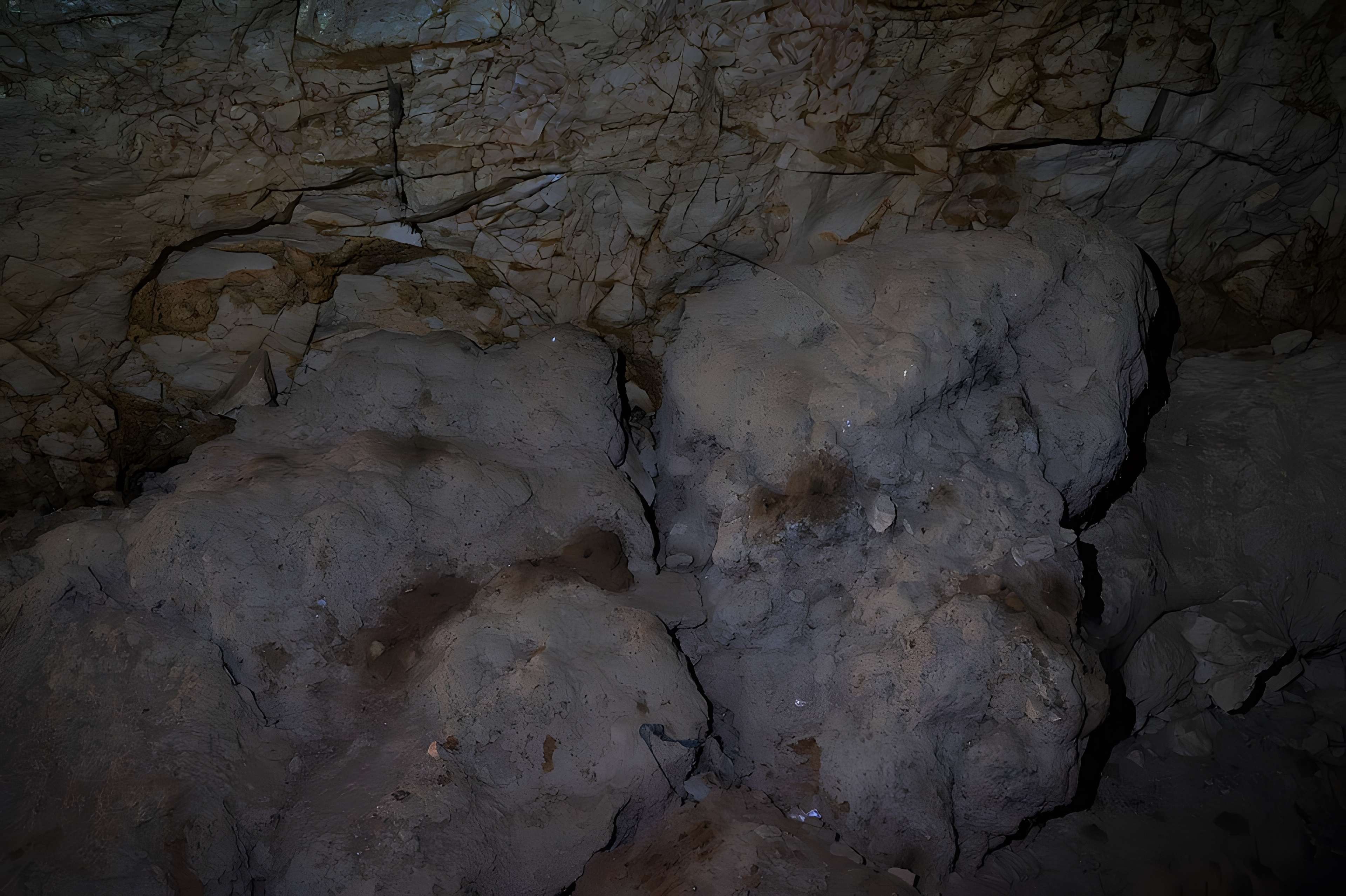 Grotte aux points d'Aiguèze