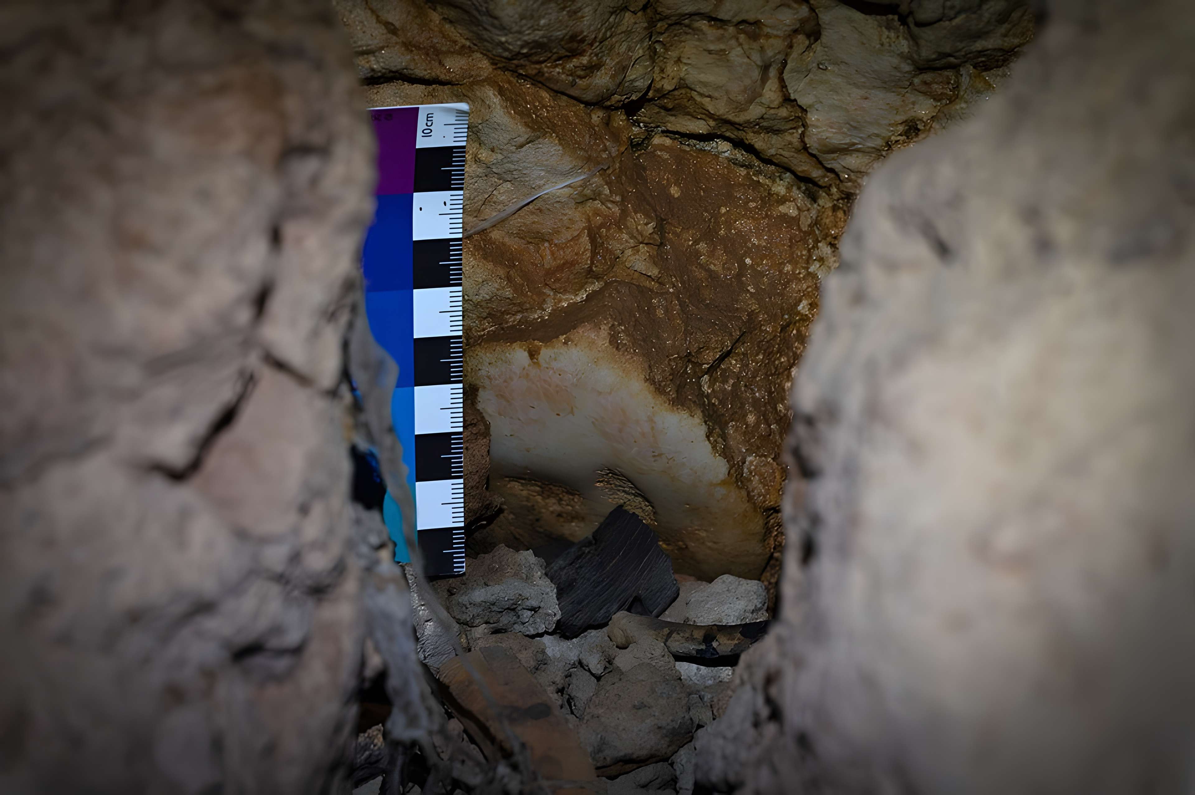 Grotte aux points d'Aiguèze