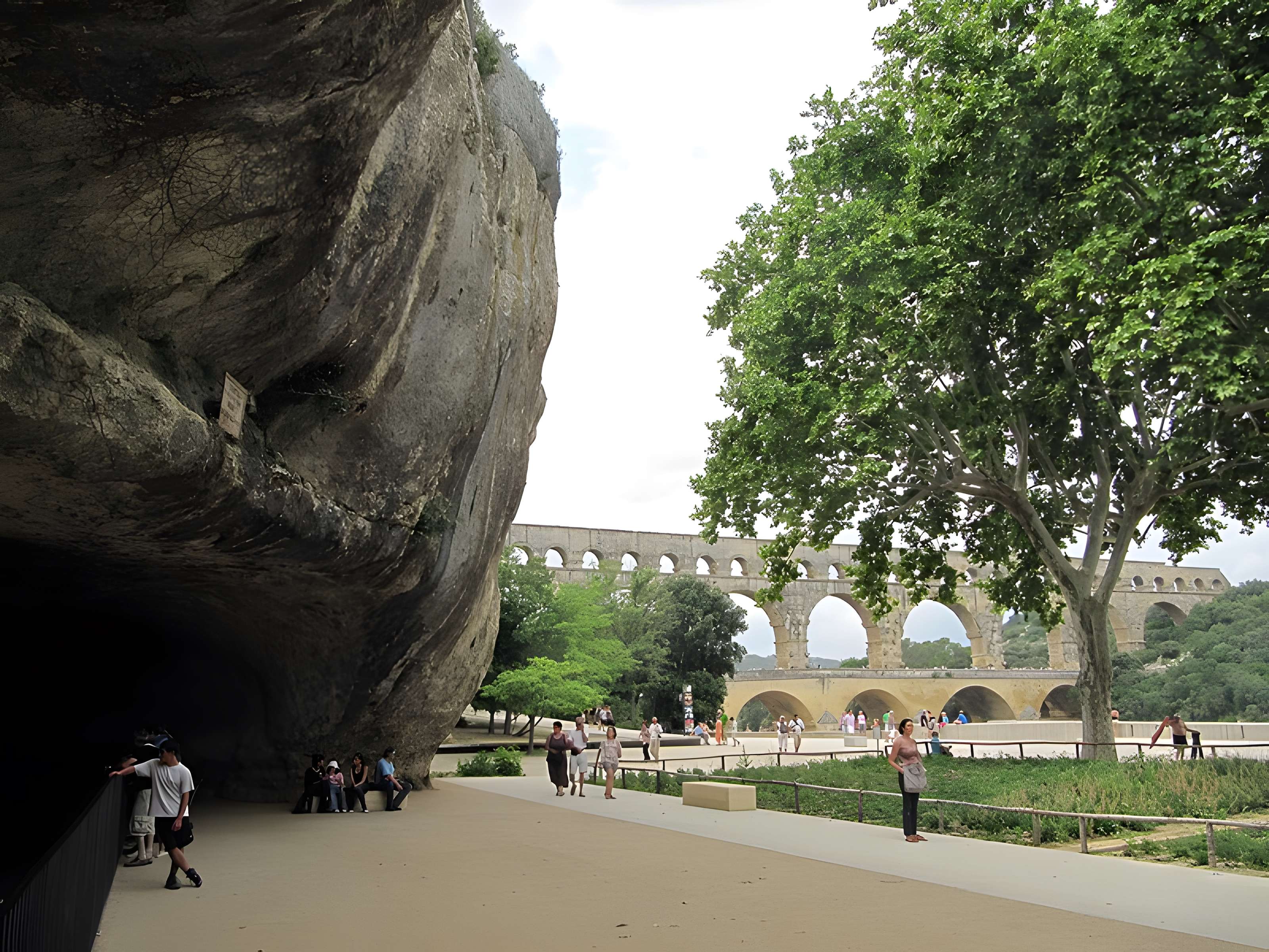 Grotte de la Salpêtrière à Vers-Pont-du-Gard