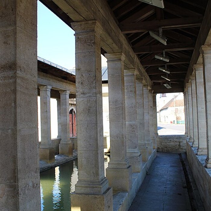Photo de Fontaine-lavoir sud dOyrières