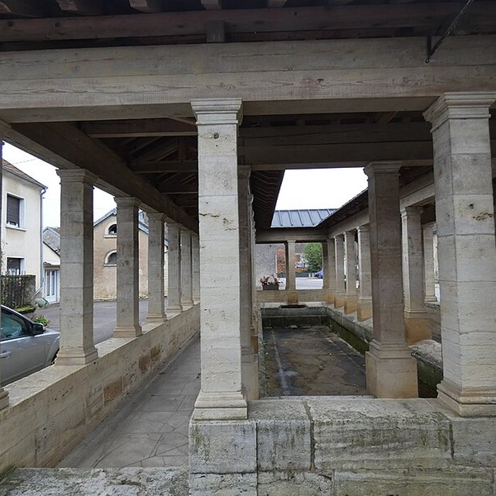 Photo de Fontaine-lavoir sud dOyrières