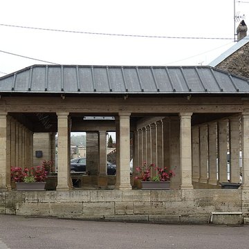 Fontaine-lavoir sud dOyrières