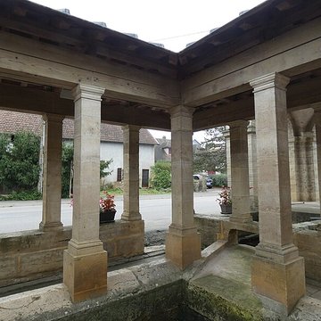 Fontaine-lavoir sud dOyrières