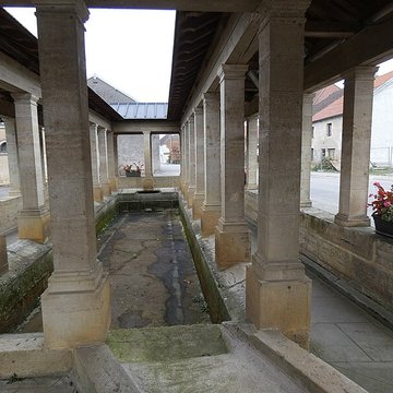 Fontaine-lavoir sud dOyrières