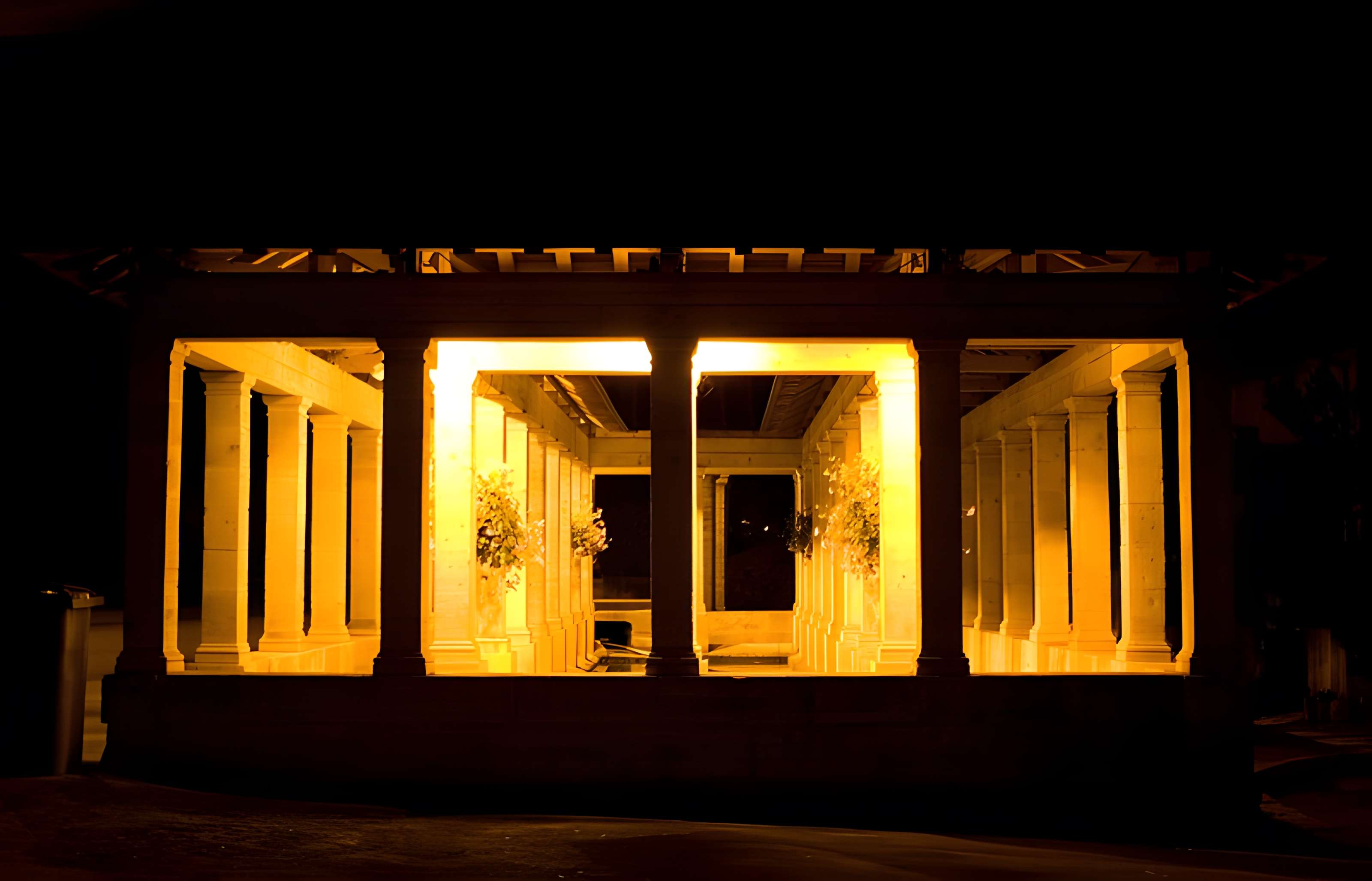 Fontaine-lavoir sud d'Oyrières