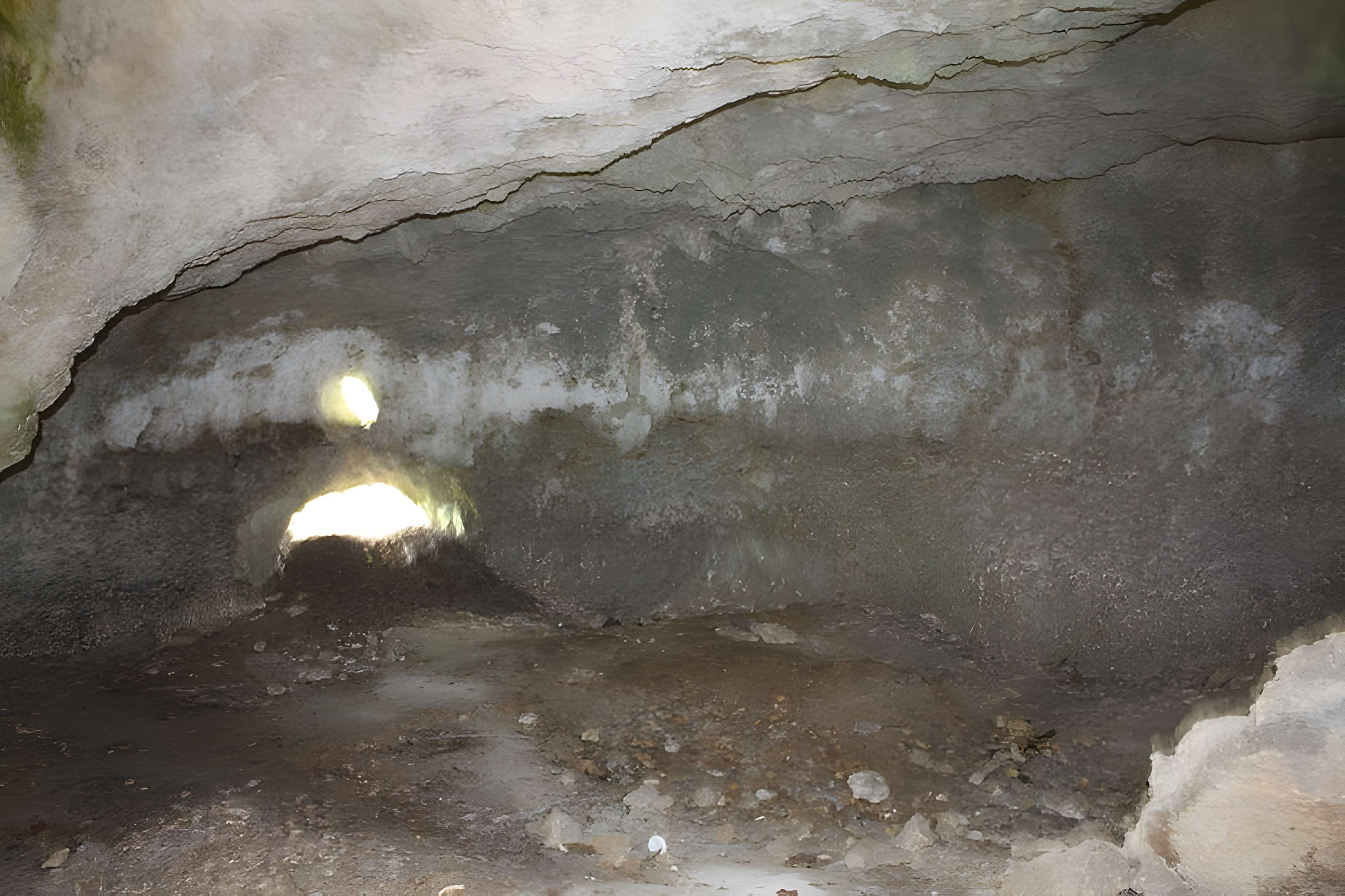 Grotte préhistorique des Bernoux à Bourdeilles 