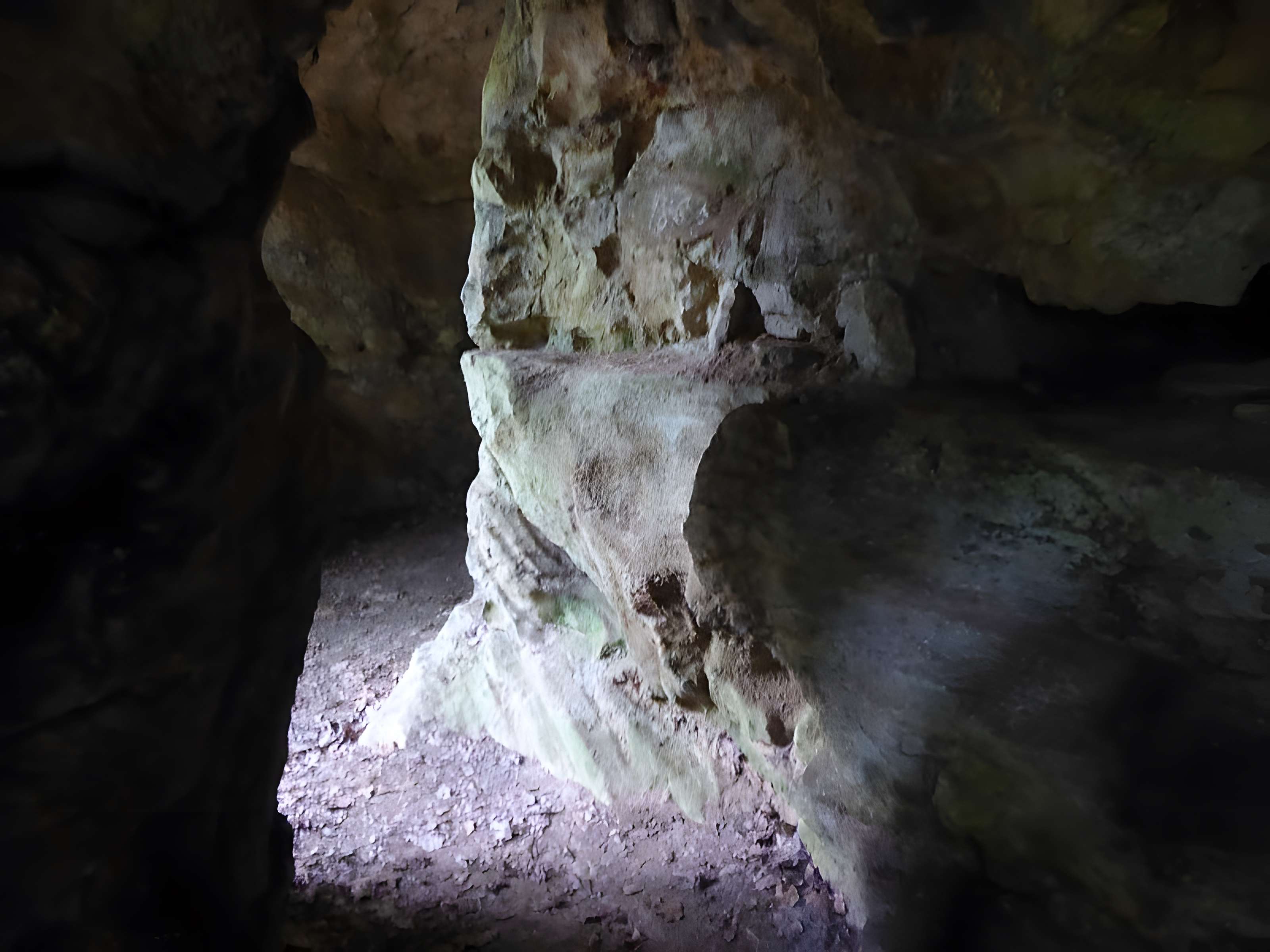 Grotte Sainte-Reine à Pierre-la-Treiche