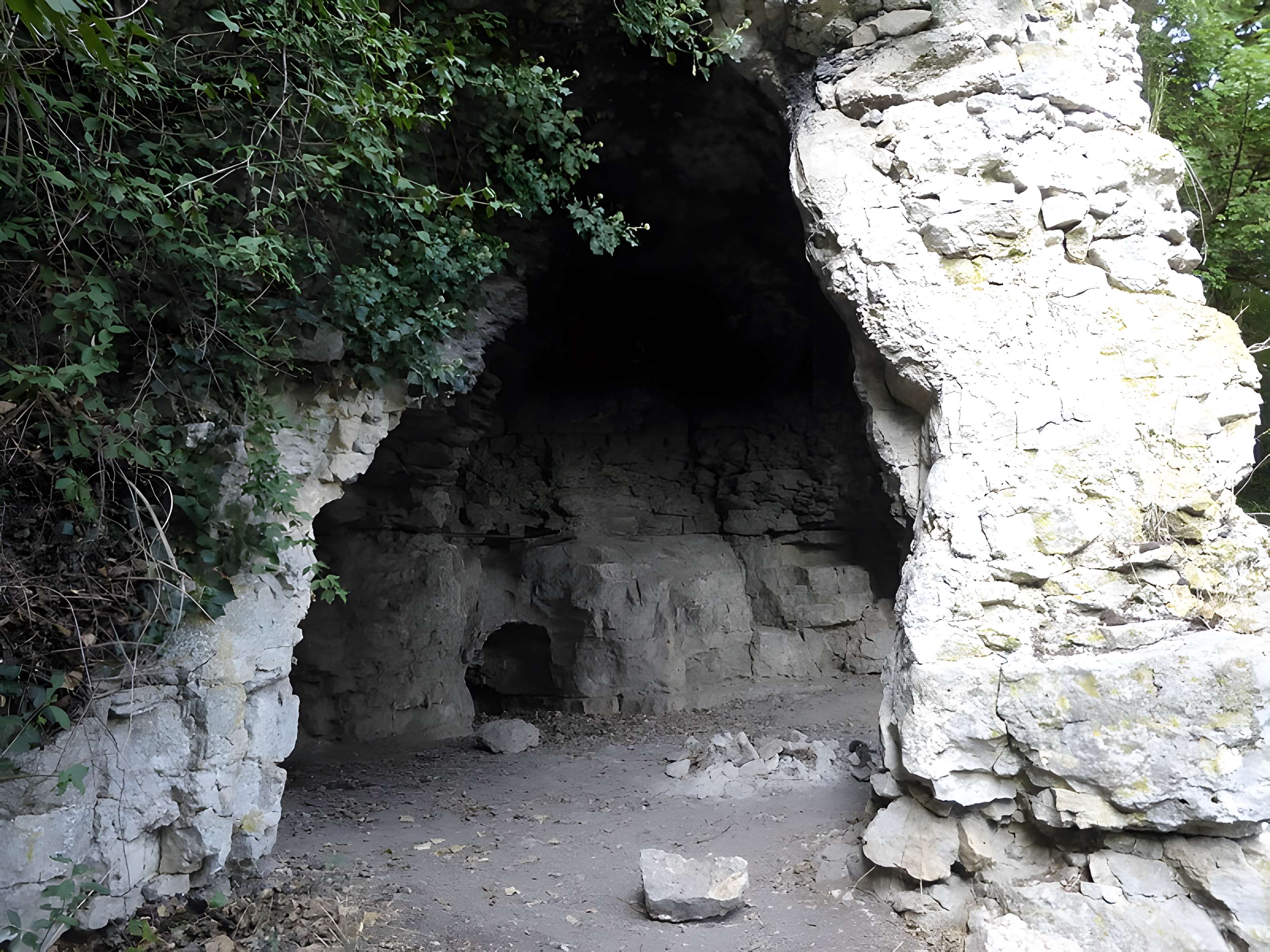 Grotte Sainte-Reine à Pierre-la-Treiche