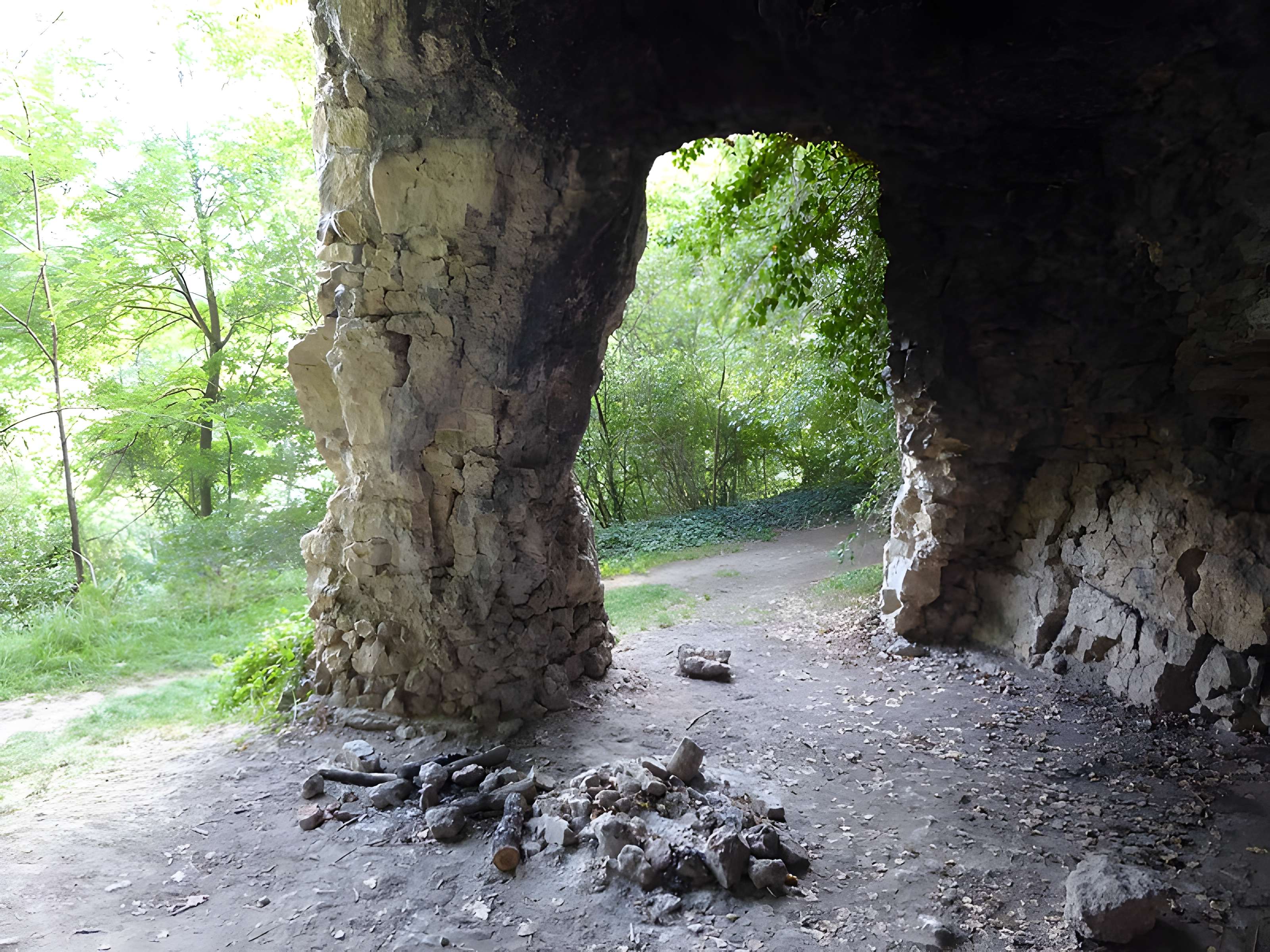 Grotte Sainte-Reine à Pierre-la-Treiche