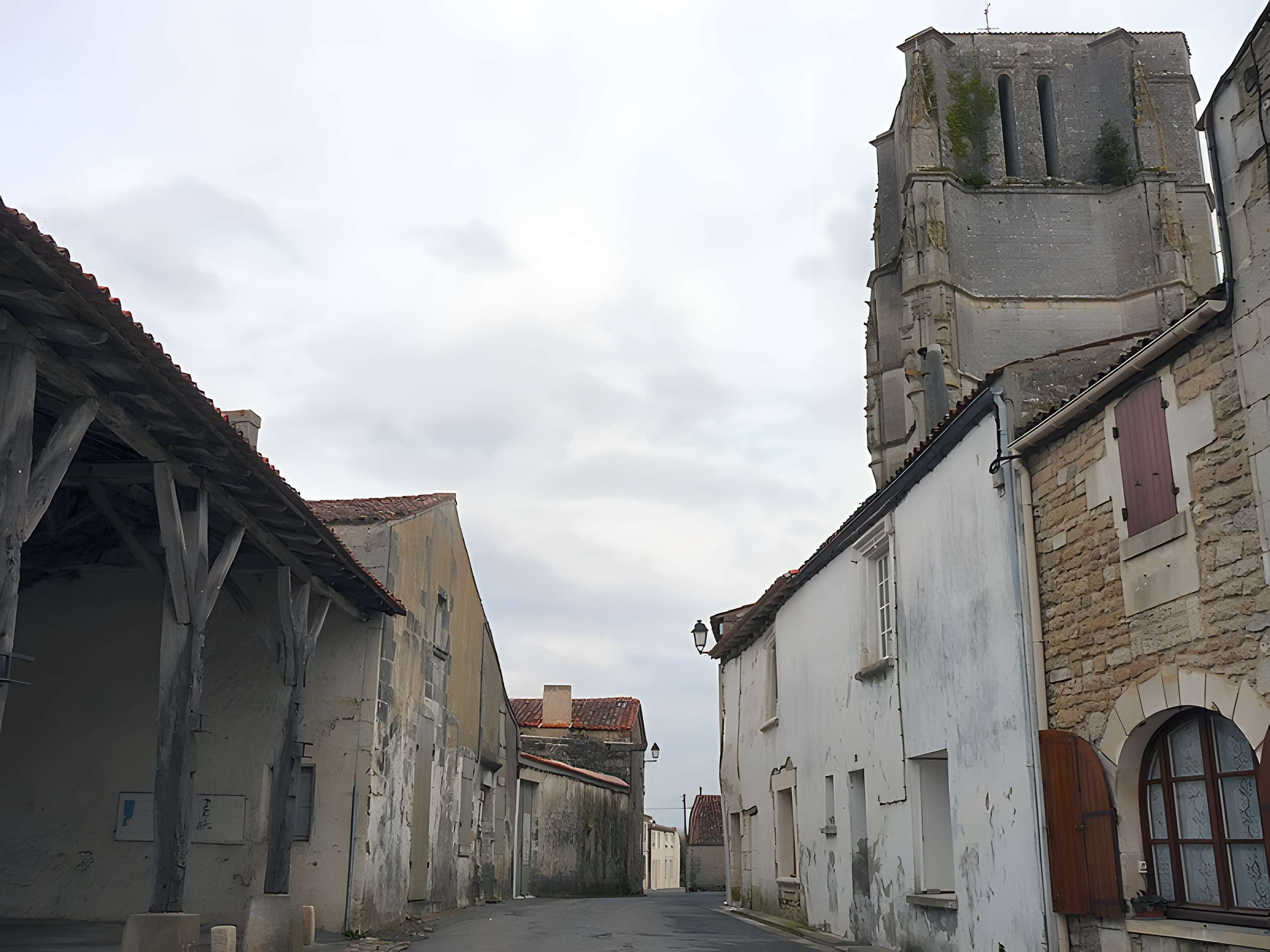 Halle de Saint-Jean-d'Angle
