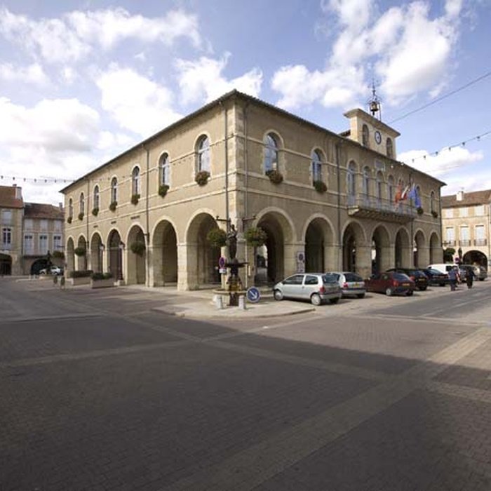 Photo de Halle-hôtel de ville de Fleurance