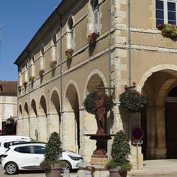 Halle-hôtel de ville de Fleurance