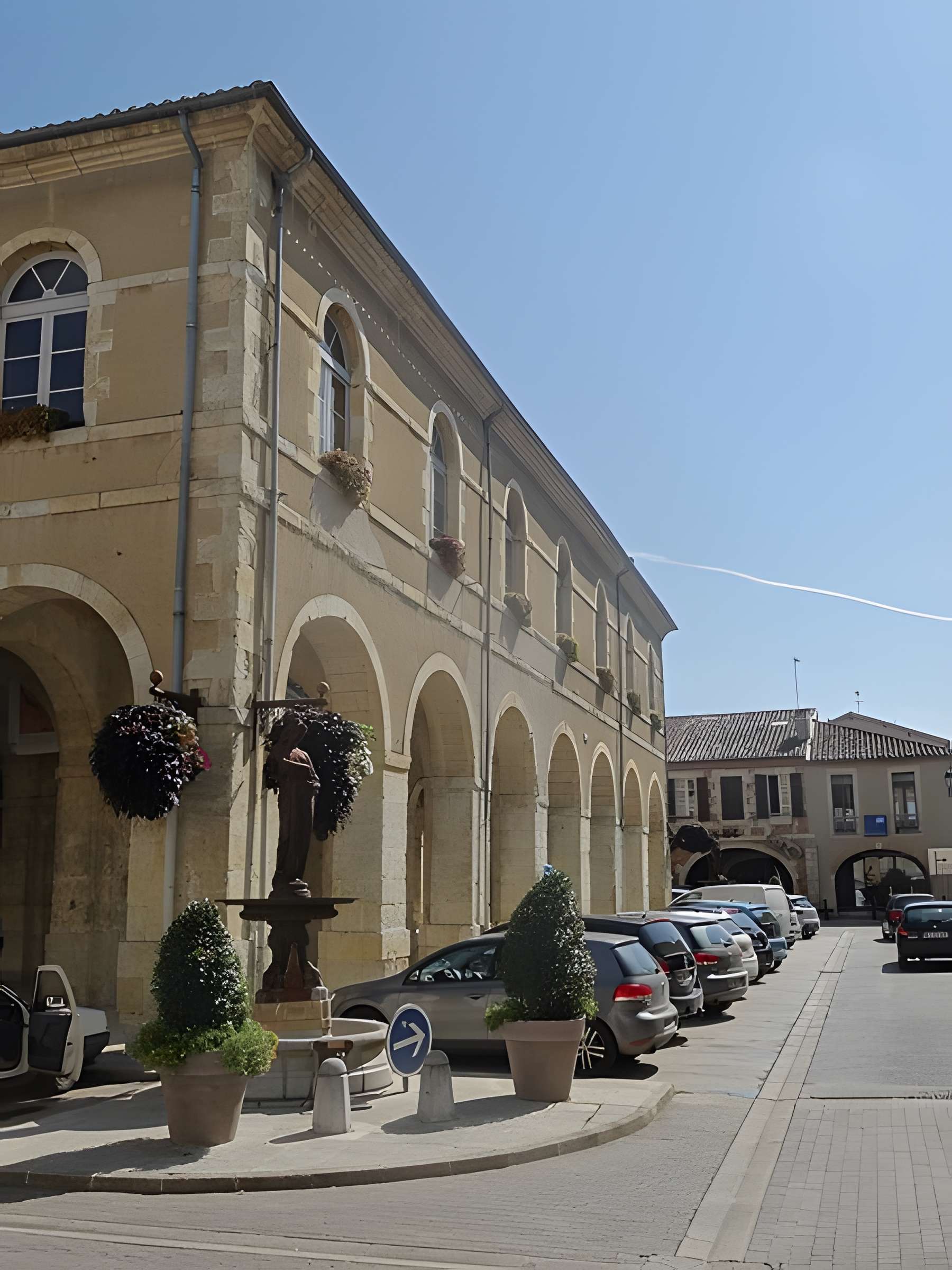 Halle-hôtel de ville de Fleurance