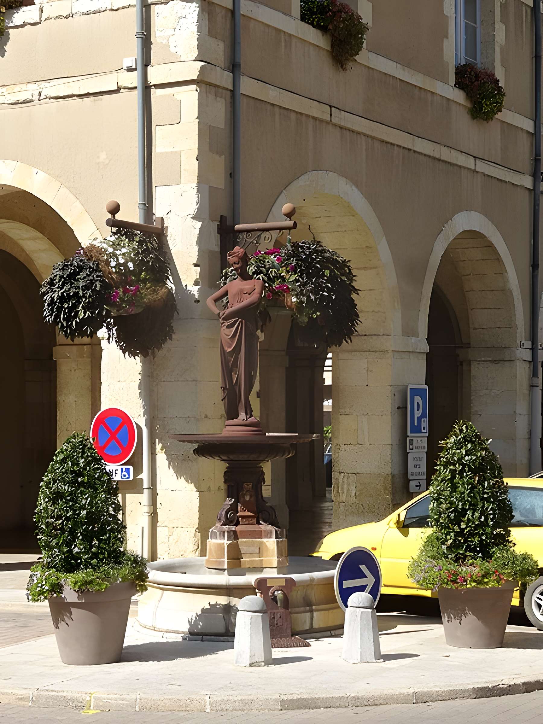 Halle-hôtel de ville de Fleurance