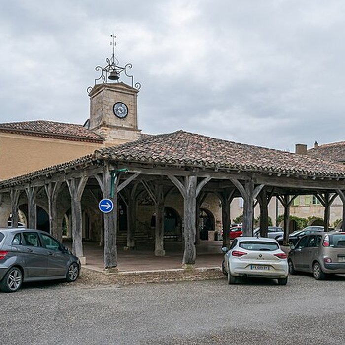 Photo de Halle-hôtel de ville de Saint-Clar