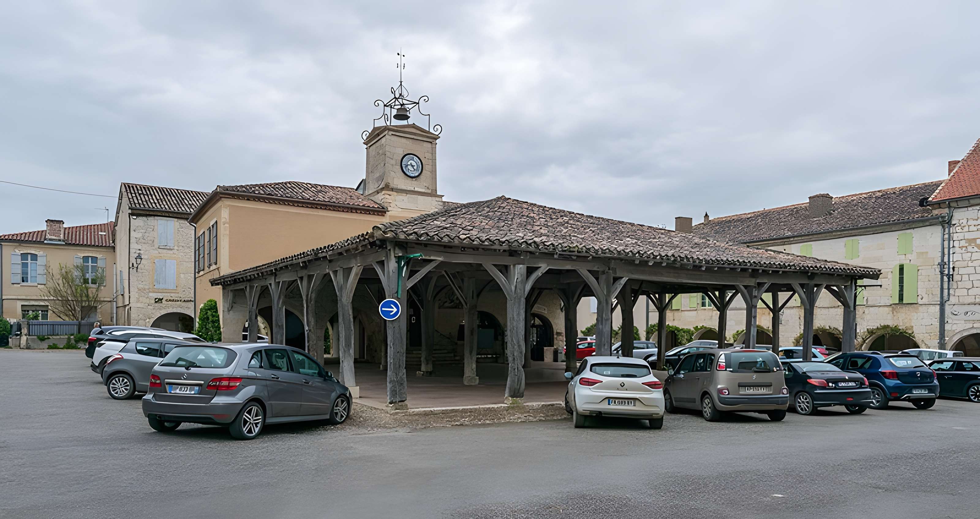 Halle-hôtel de ville de Saint-Clar