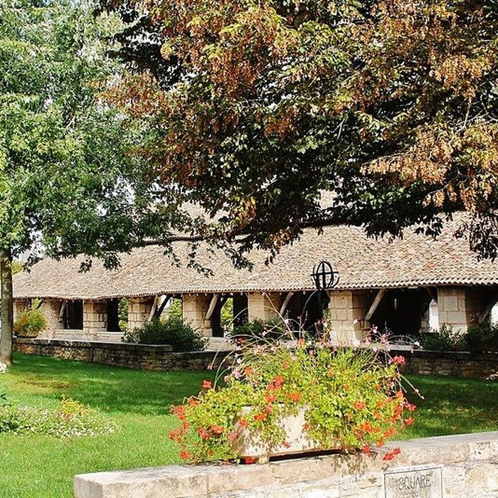 Photo de Halles de Couhé