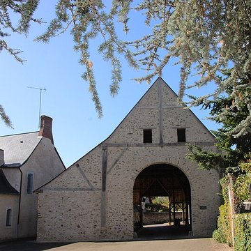 Halles de Saint-Denis-dAnjou