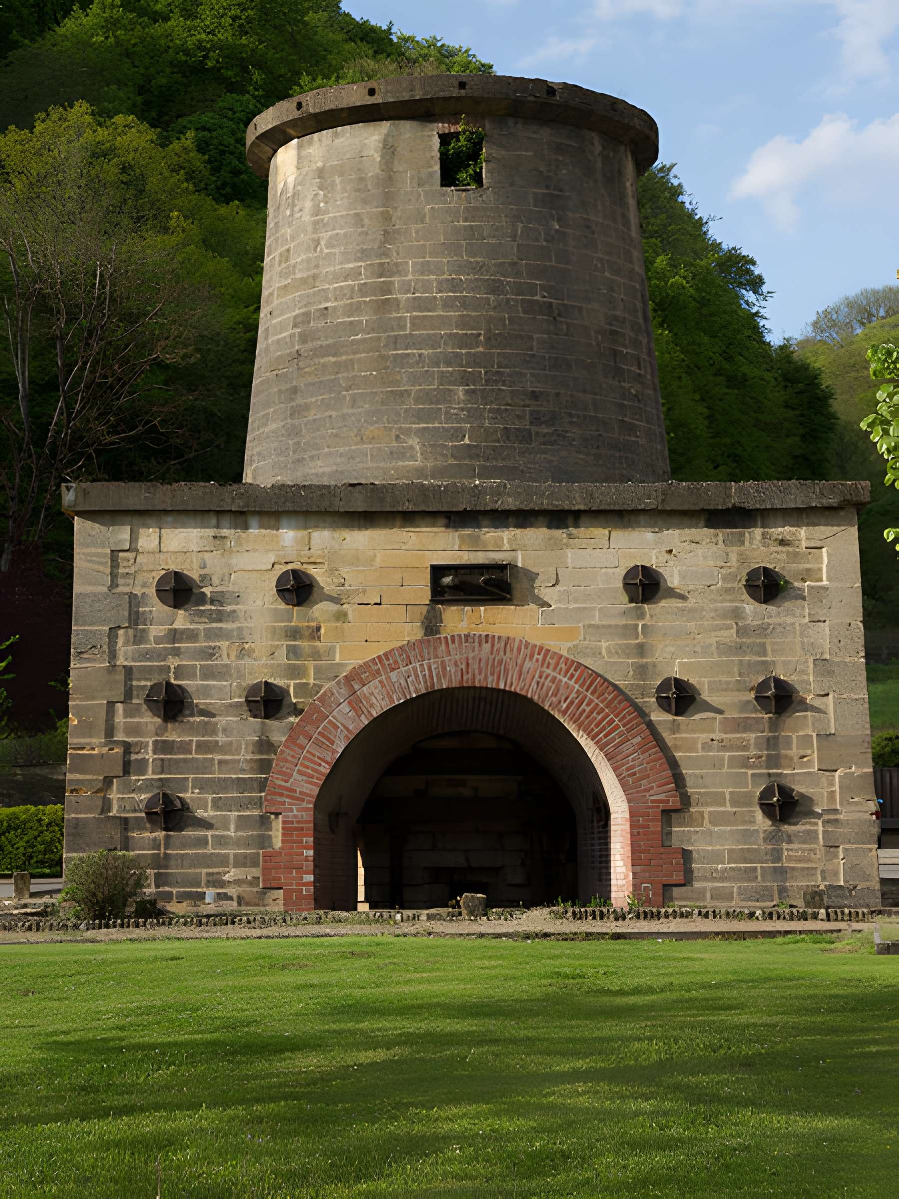 Haut-fourneau de Cons-la-Grandville