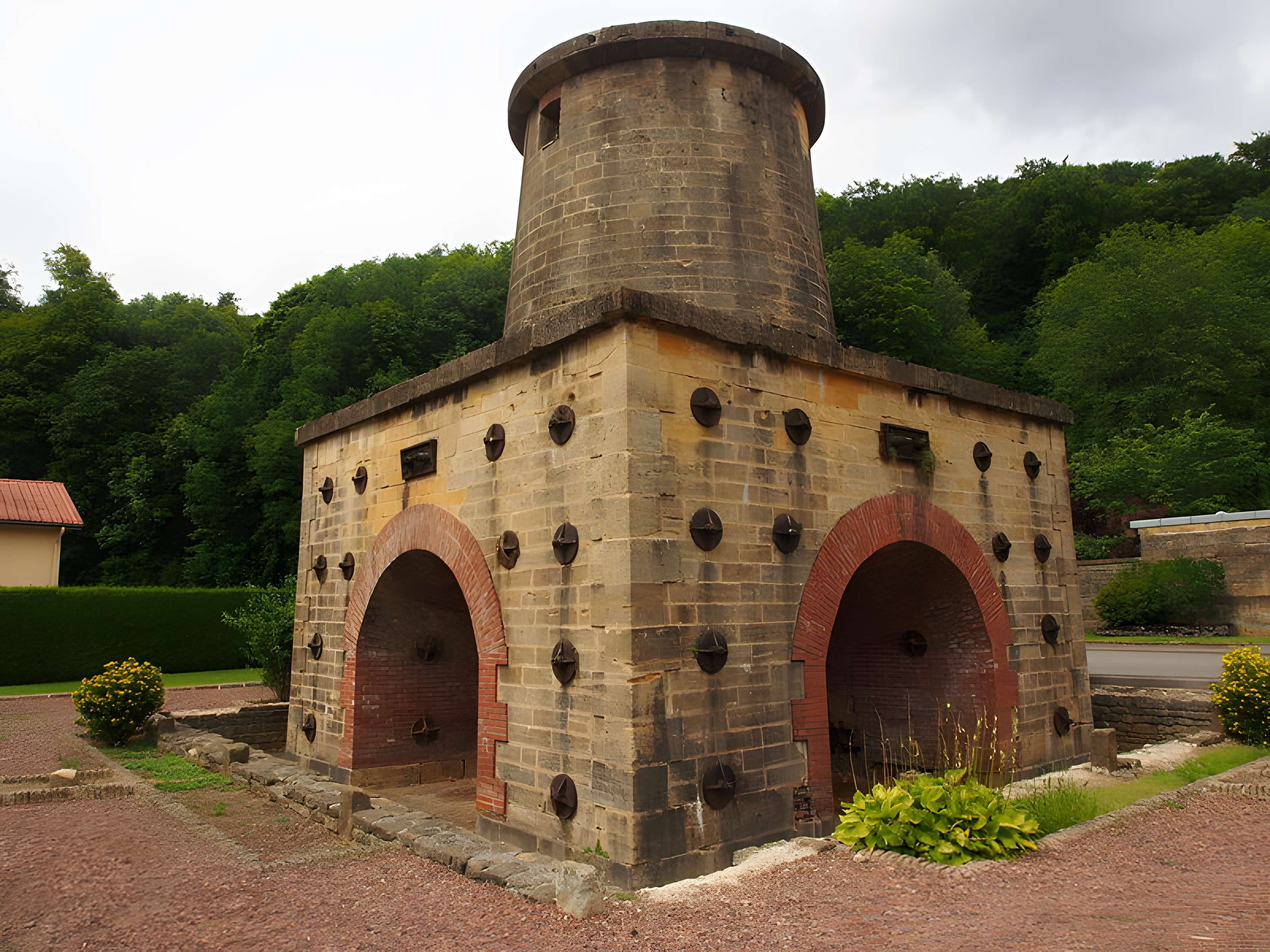 Haut-fourneau de Cons-la-Grandville