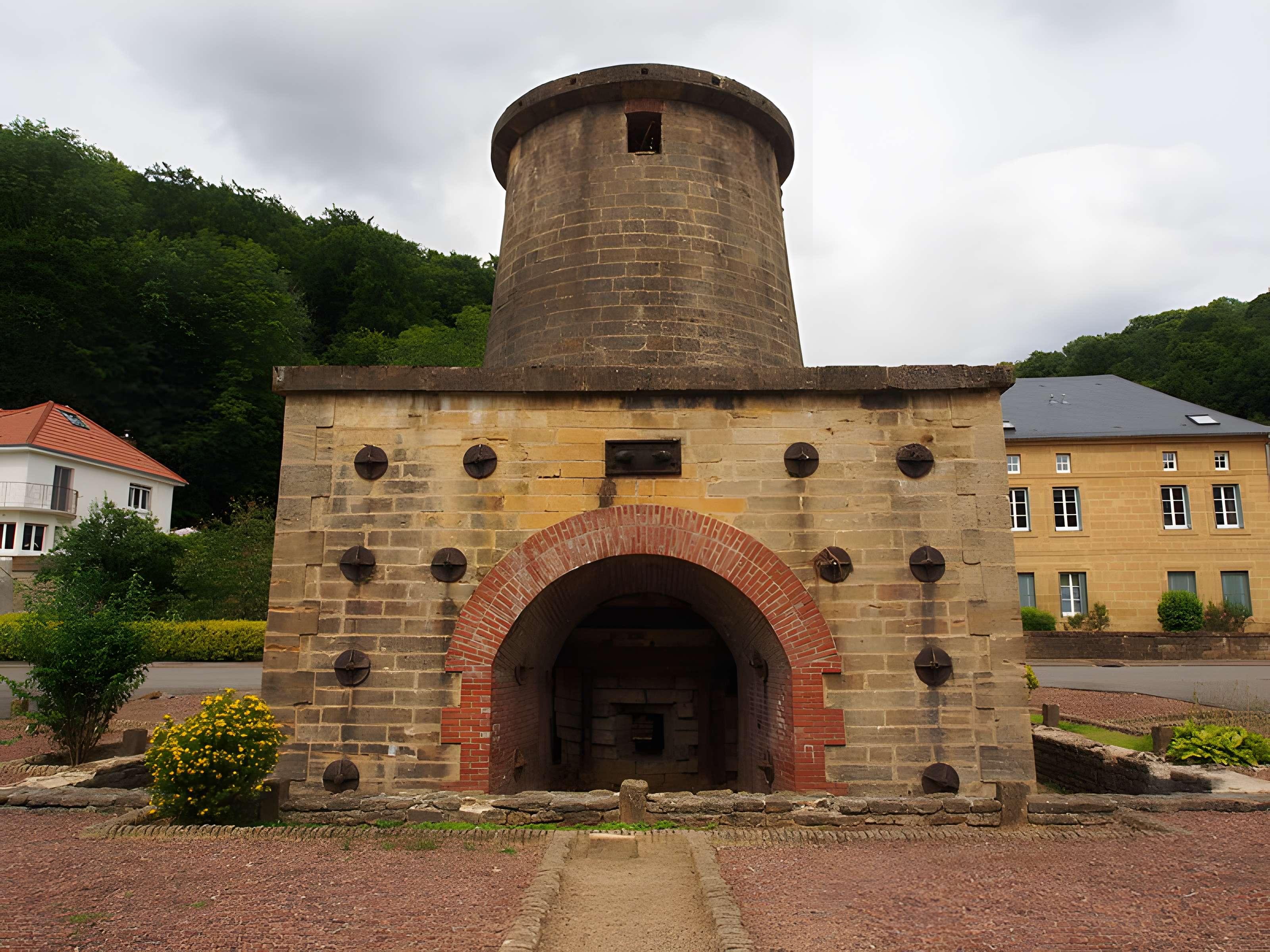 Haut-fourneau de Cons-la-Grandville