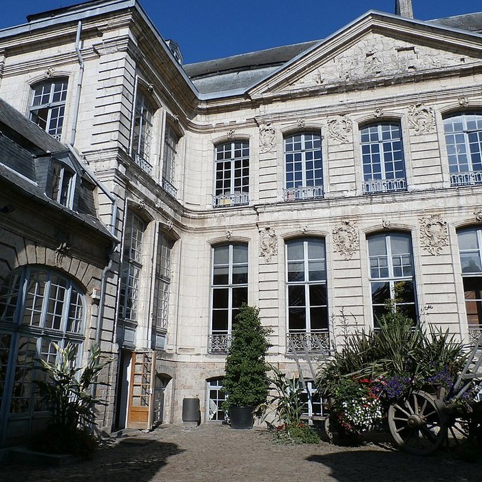 Photo de Hôtel de Beaulaincourt à Béthune