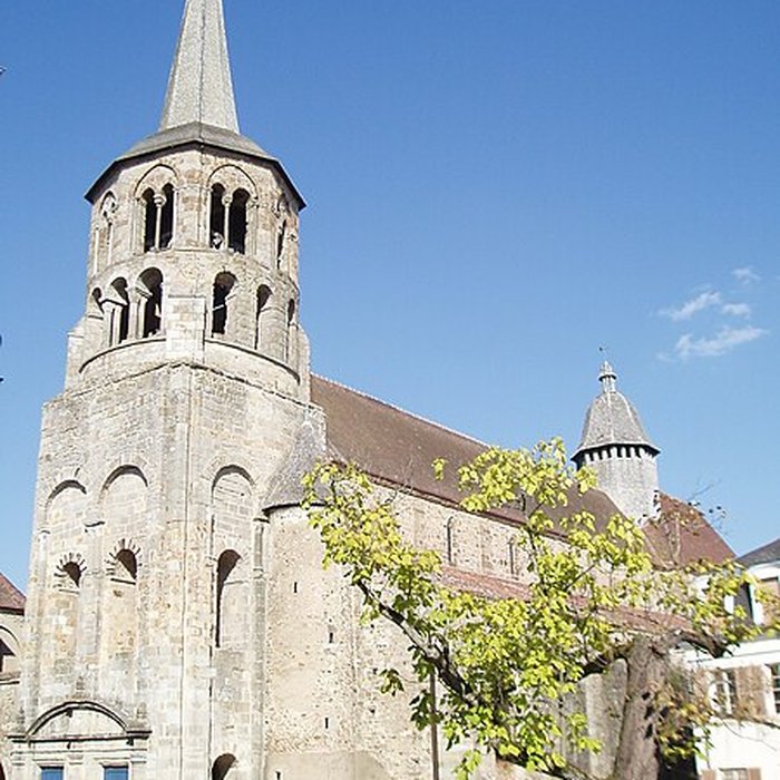 Photo de Abbatiale Saint-Pierre-et-Saint-Paul dÉvaux-les-Bains