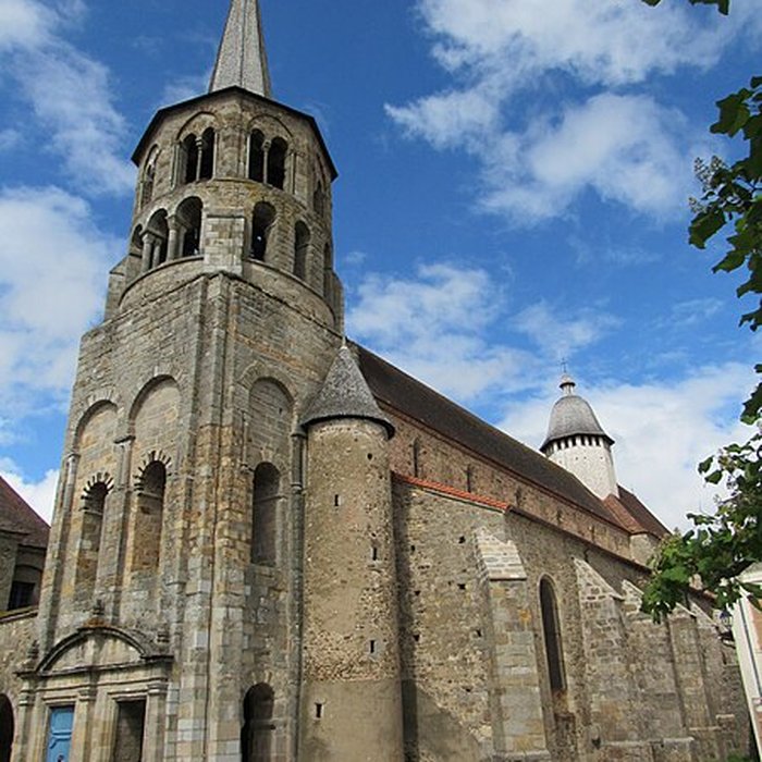 Photo de Abbatiale Saint-Pierre-et-Saint-Paul dÉvaux-les-Bains